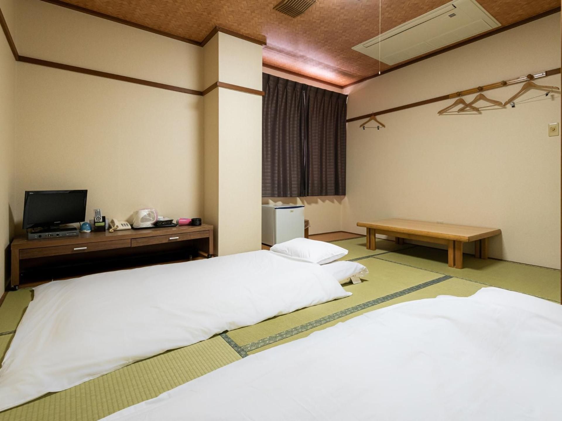 Japanese-Style Room - Smoking
