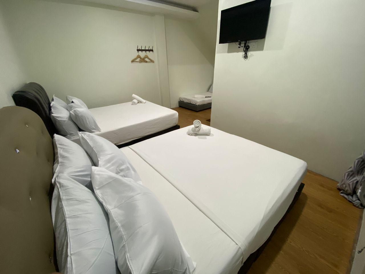 Le Deon Hotel Family Room