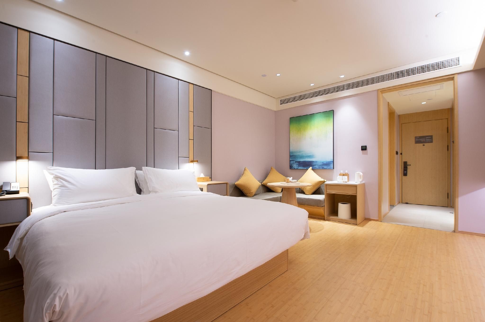 Huazhu - Room With Bed