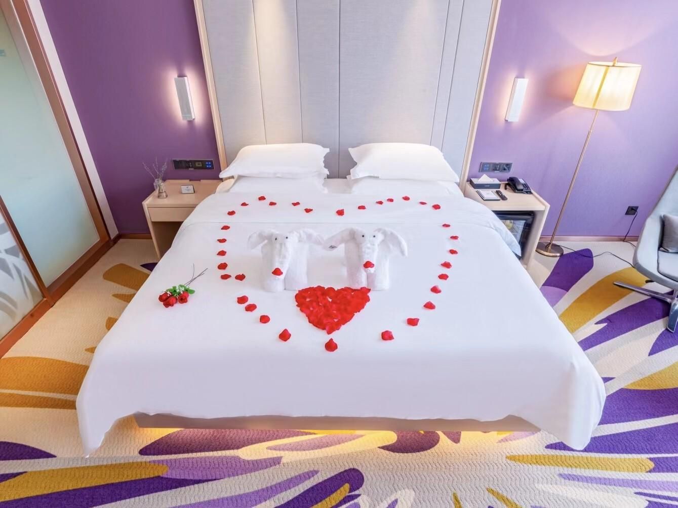 Queen Room with View