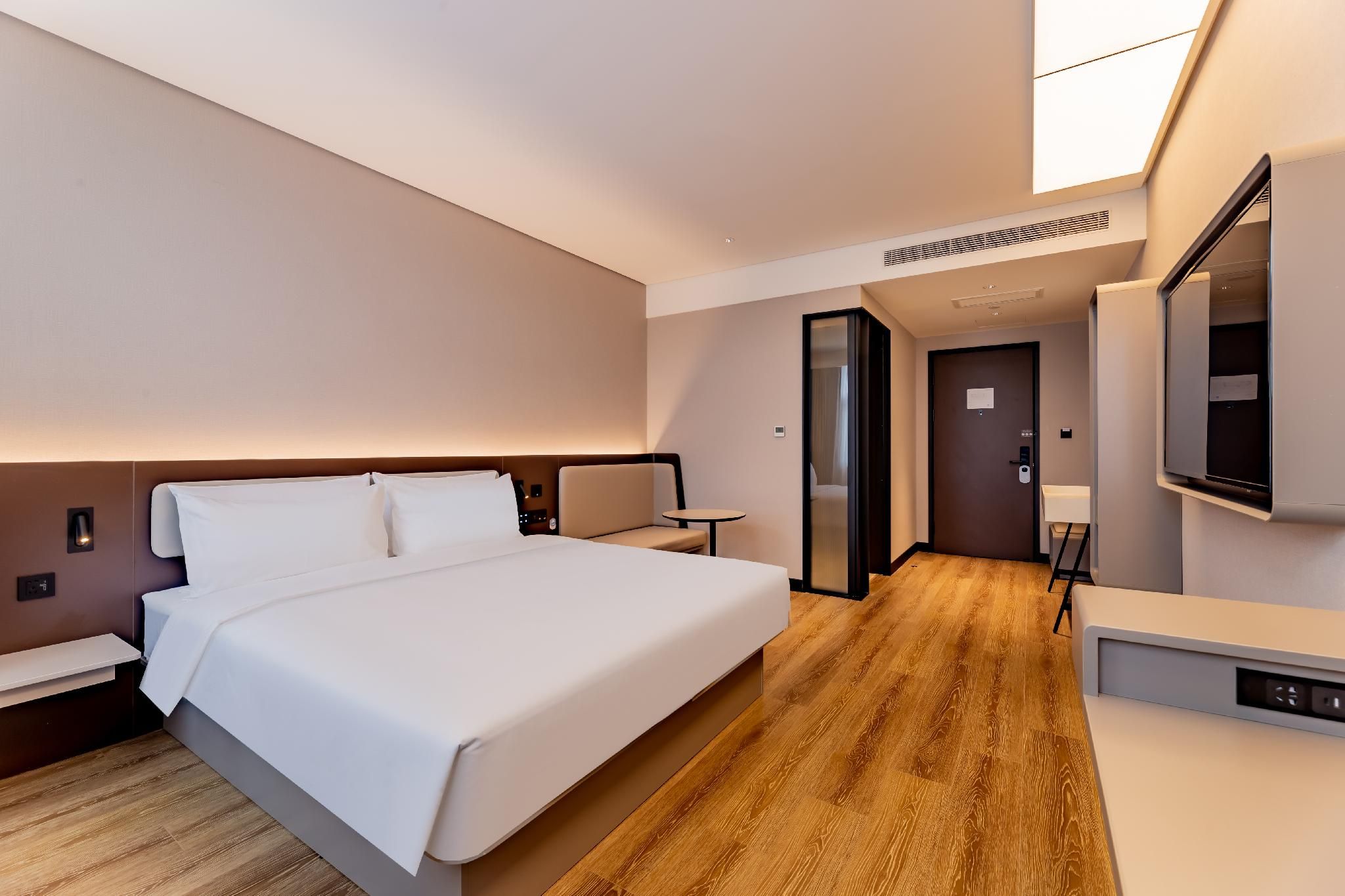 Huazhu - Superior BedRoom
