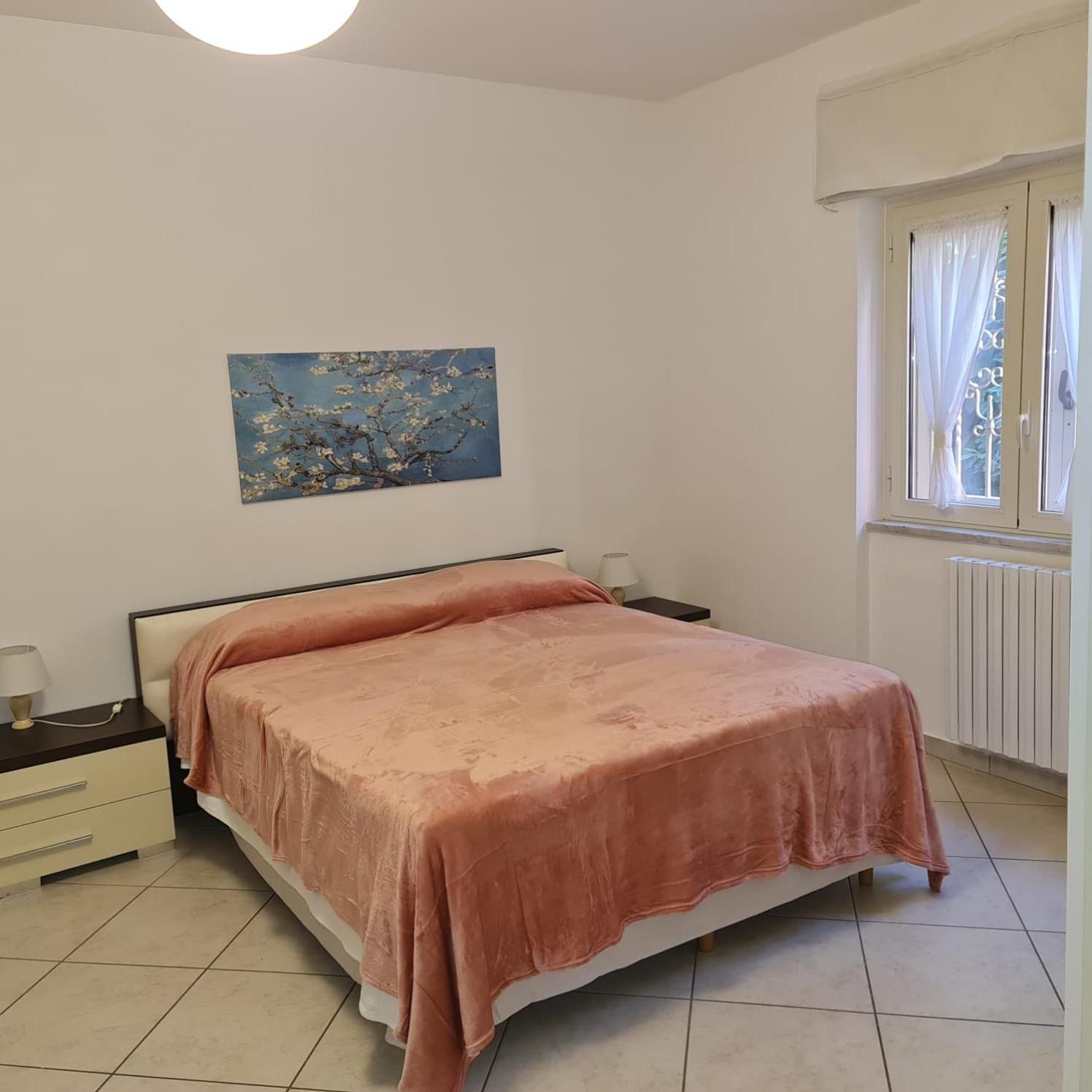 Standard Double Room with Shared Bathroom