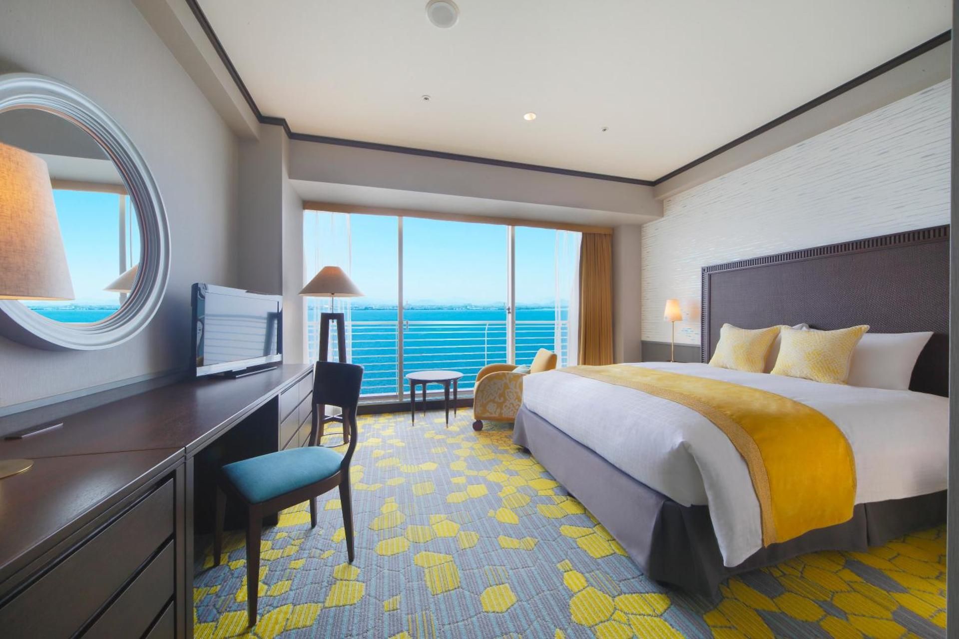 Lumina Floor Deluxe Lake View Double Room - 30 sqm, Non-Smoking