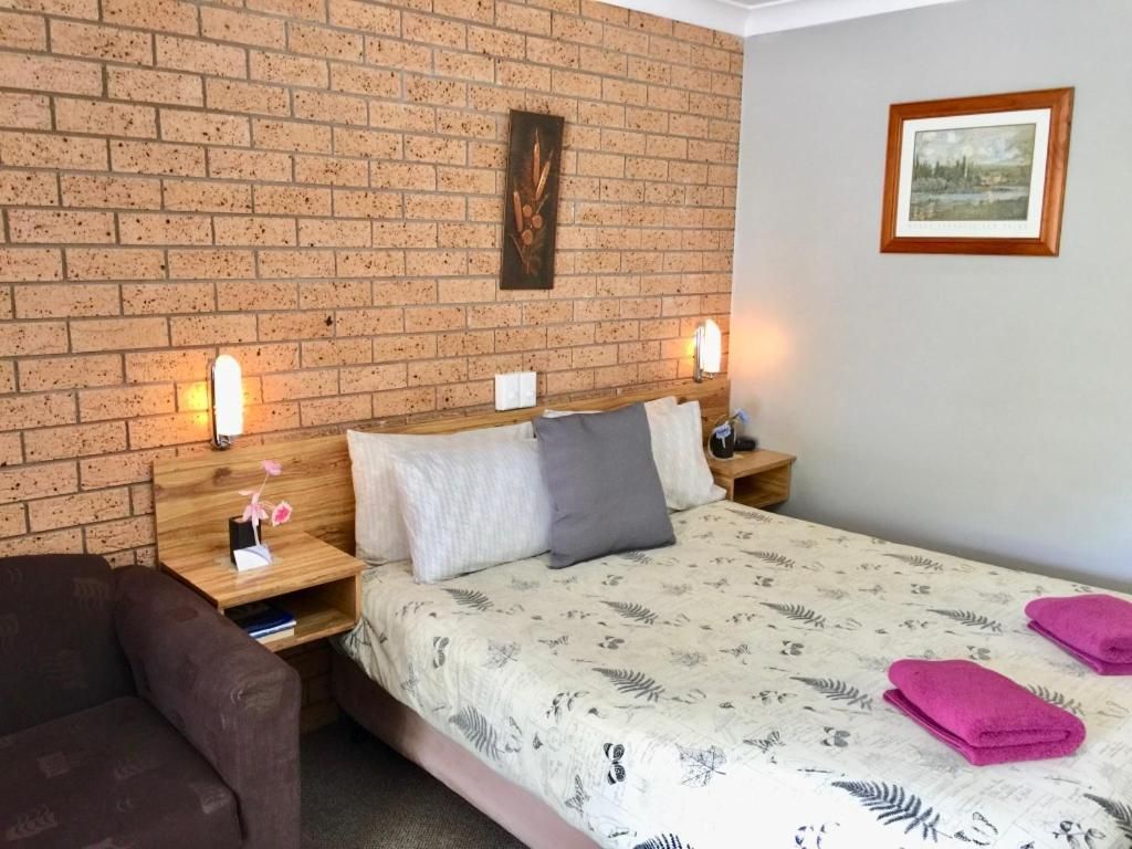 Deluxe Queen Suite