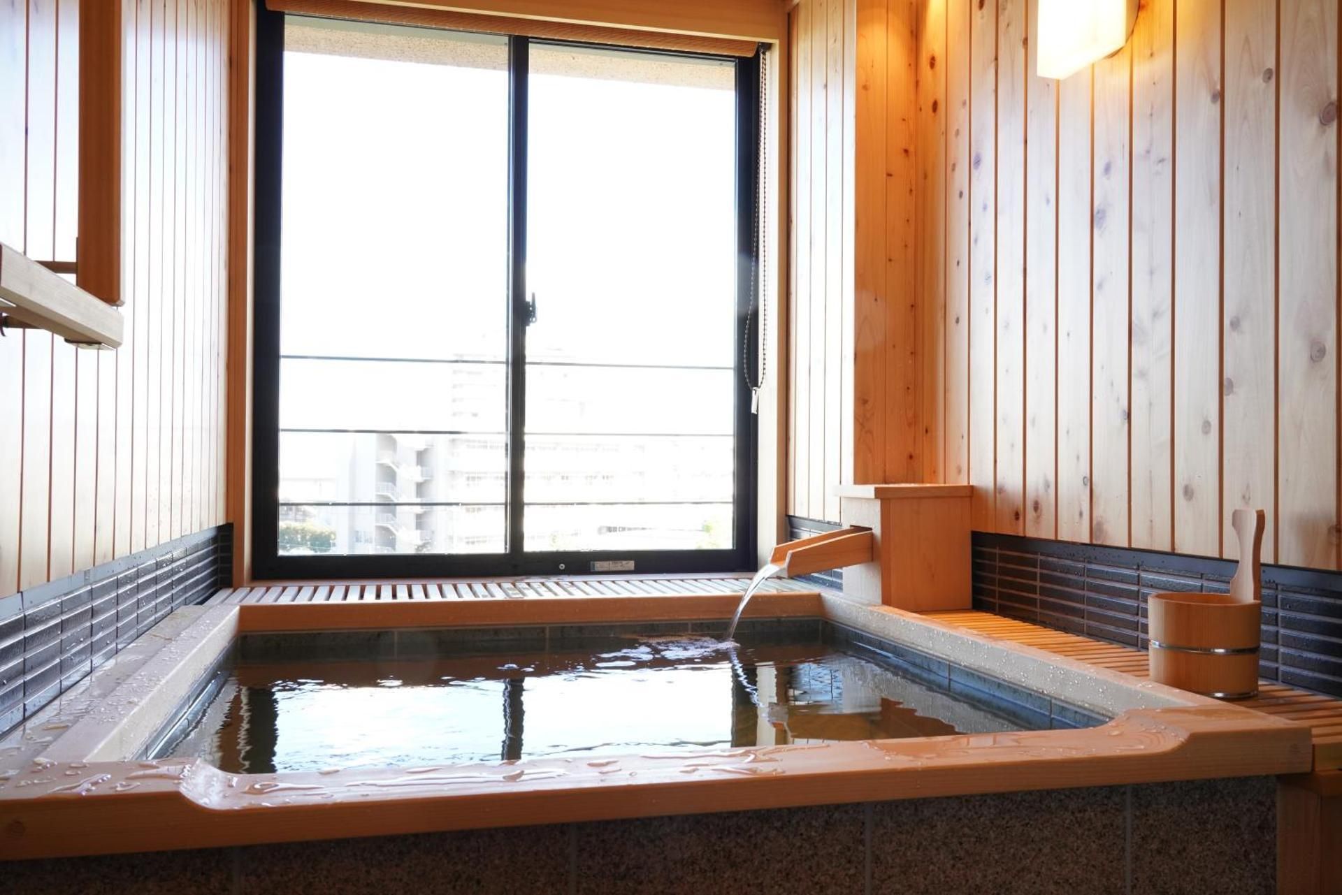 Suite Hot Tub Pool