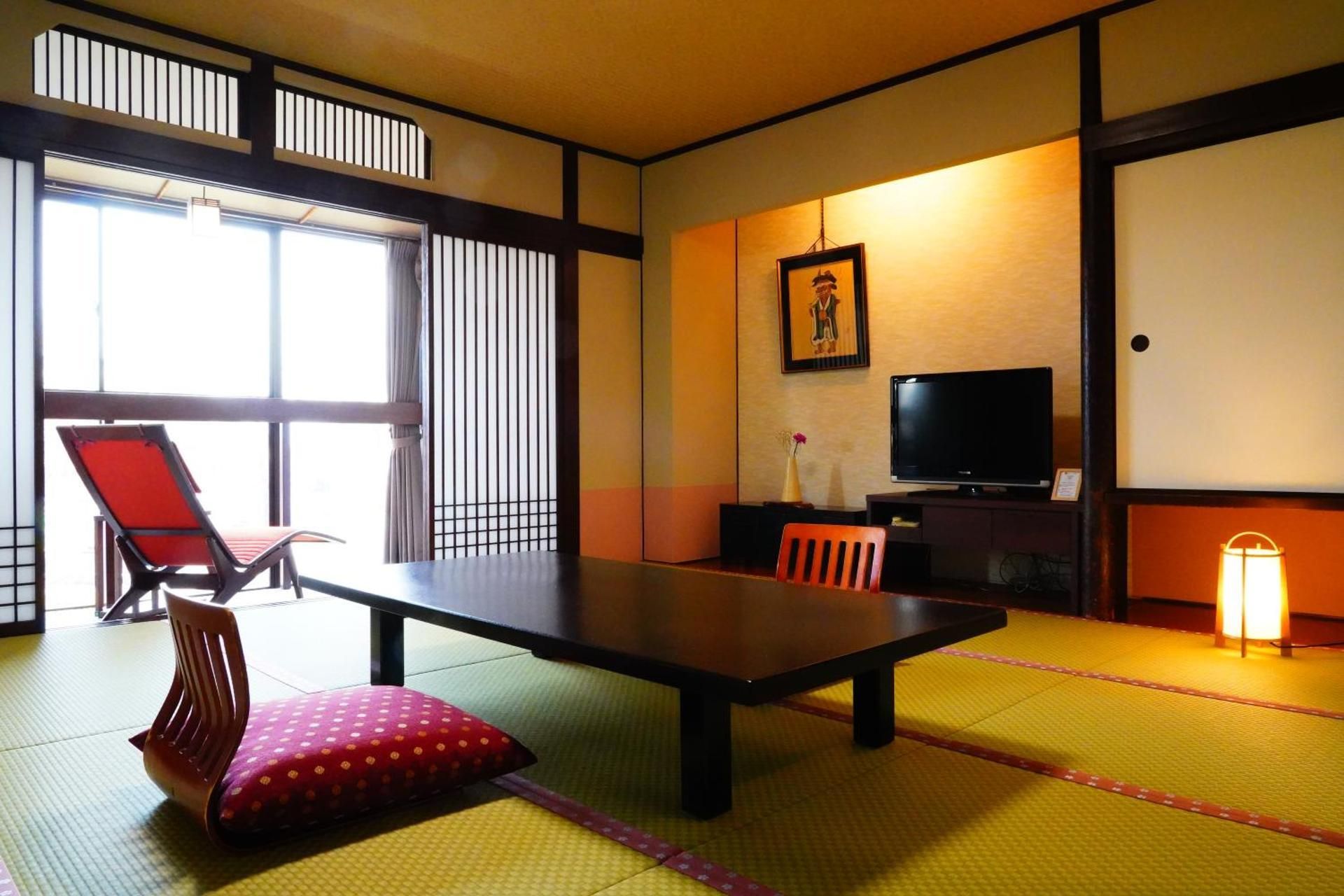 Japanese-Style Room with Lake View