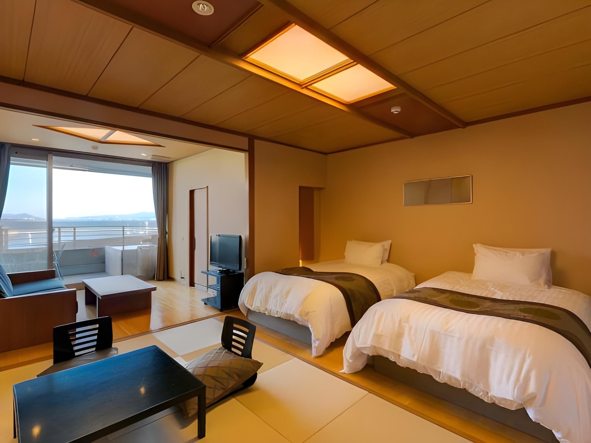 Biwa No Kaze Japanese-Western Style Room with Private Natural Hot Spring Open-Air Bath - Non-Smoking