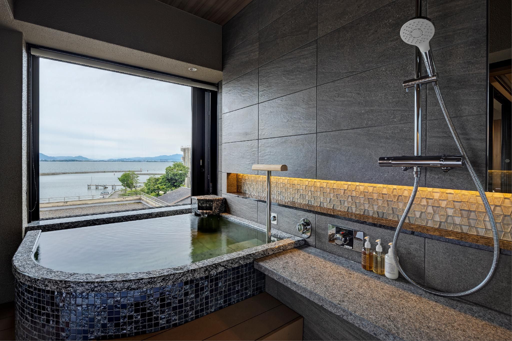 Koyu Elegant Suite with Semi-Open-Air Private Natural Hot Spring - Non-Smoking