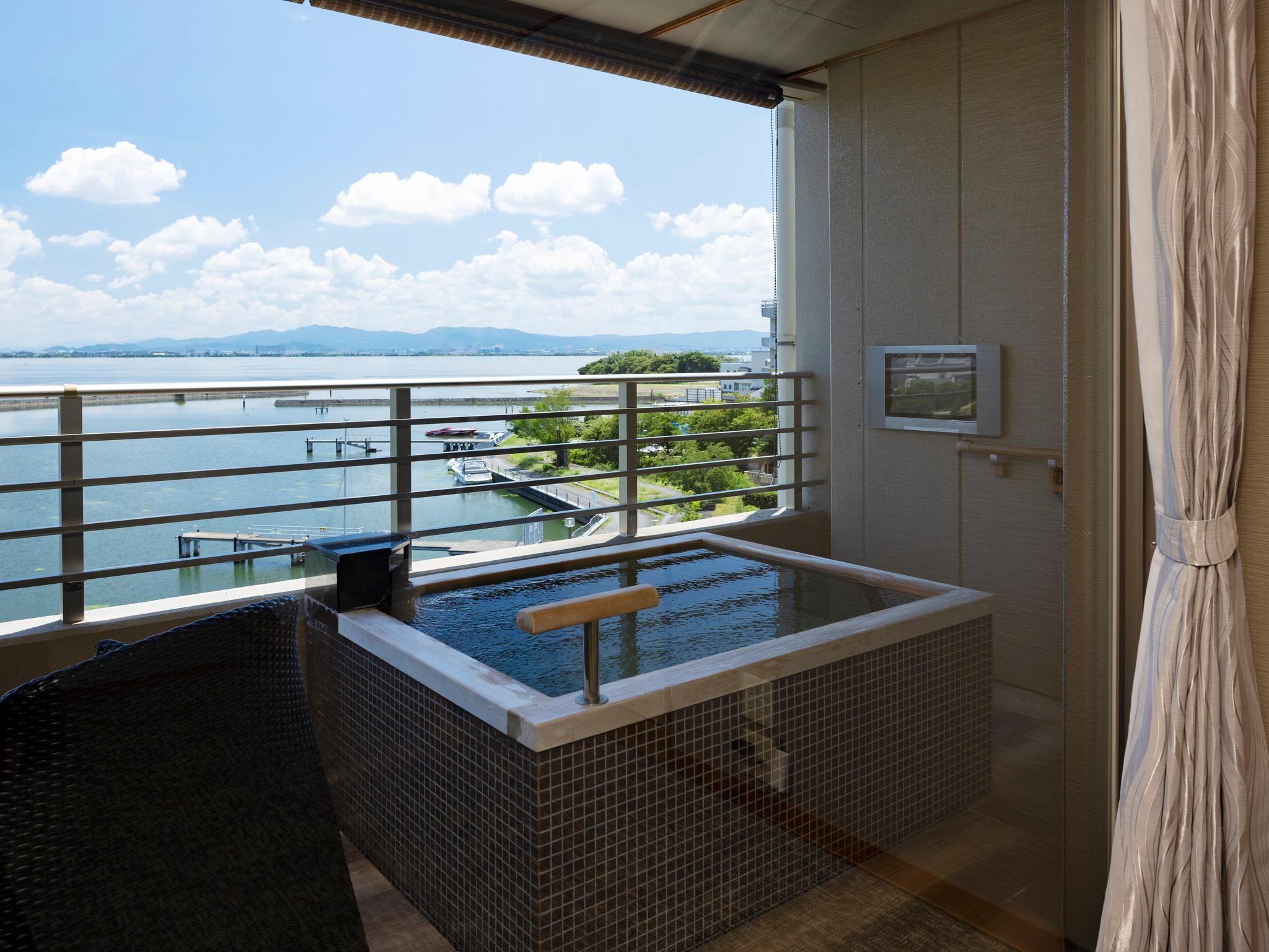 Biwa No Kaze Japanese Style Twin Room with Natural Hot Spring Open-Air Bath - Non-Smoking