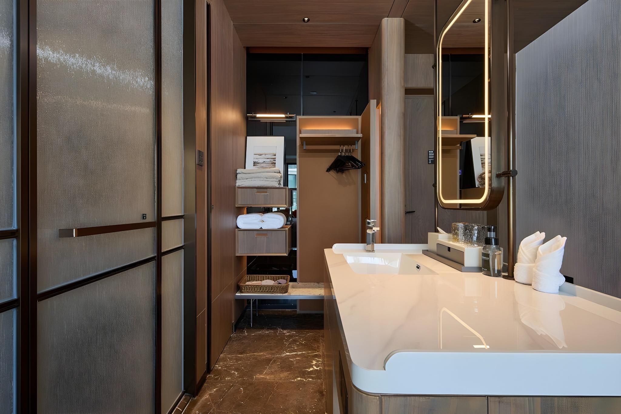 GTR - Guest Room with One 1.8M Bed