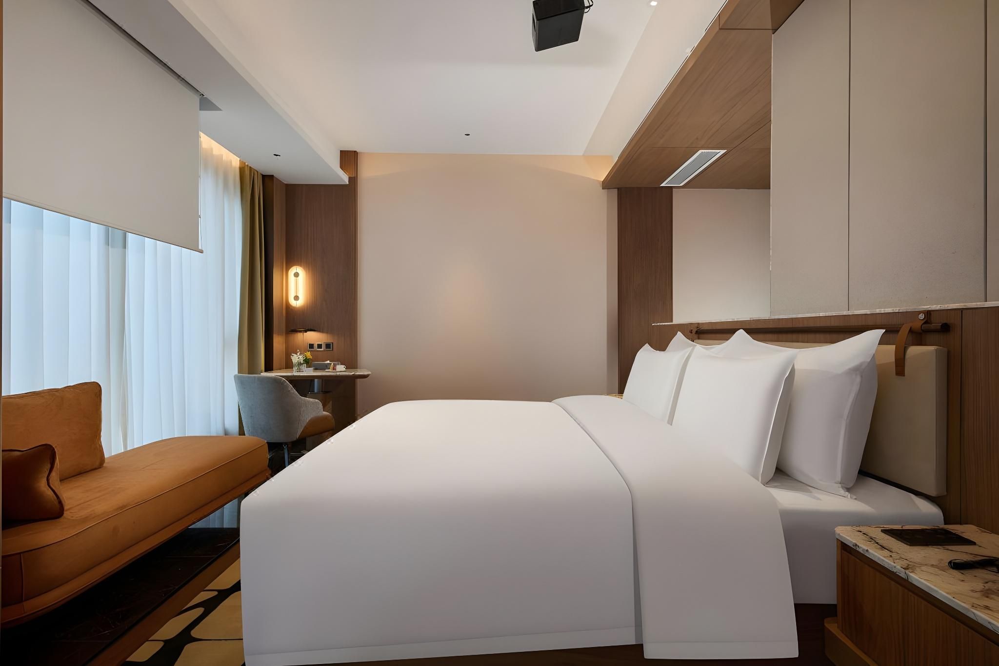 GTR - Guest Room with One 1.8M Bed