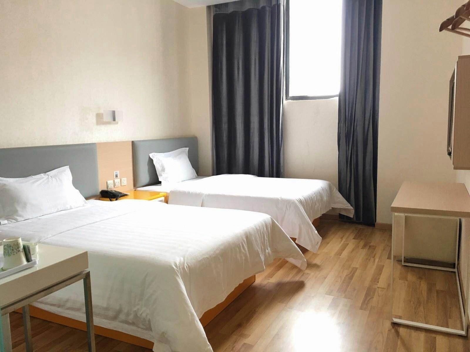 Select Twin Room
