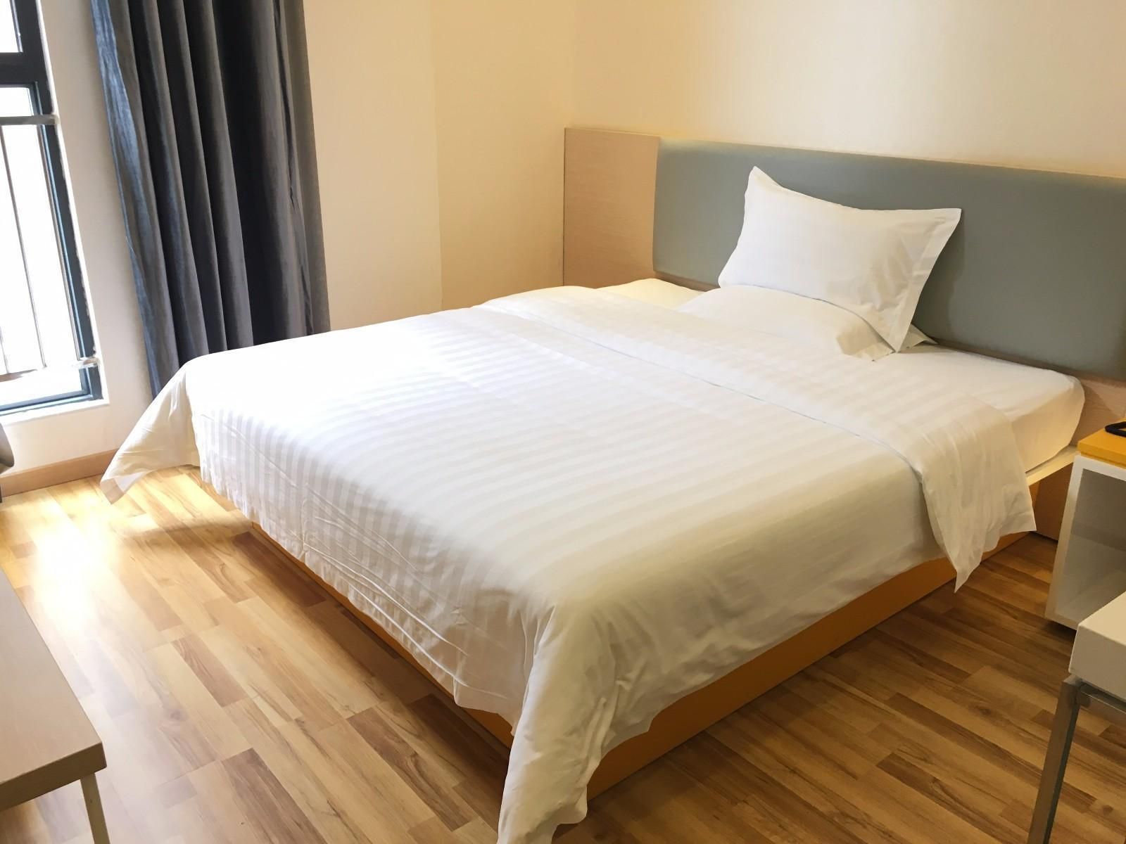 WH - Traditional Bed Room