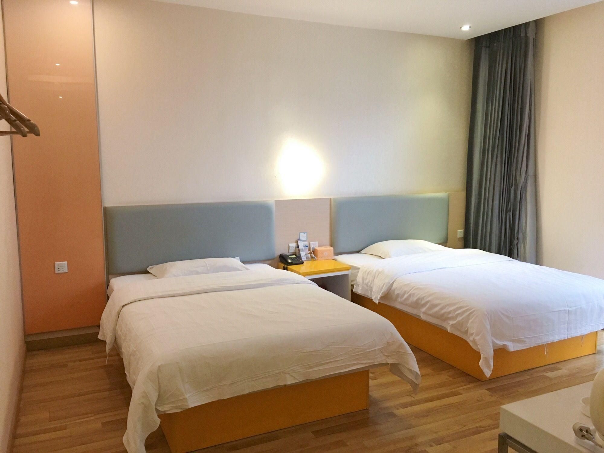 Select Twin Room