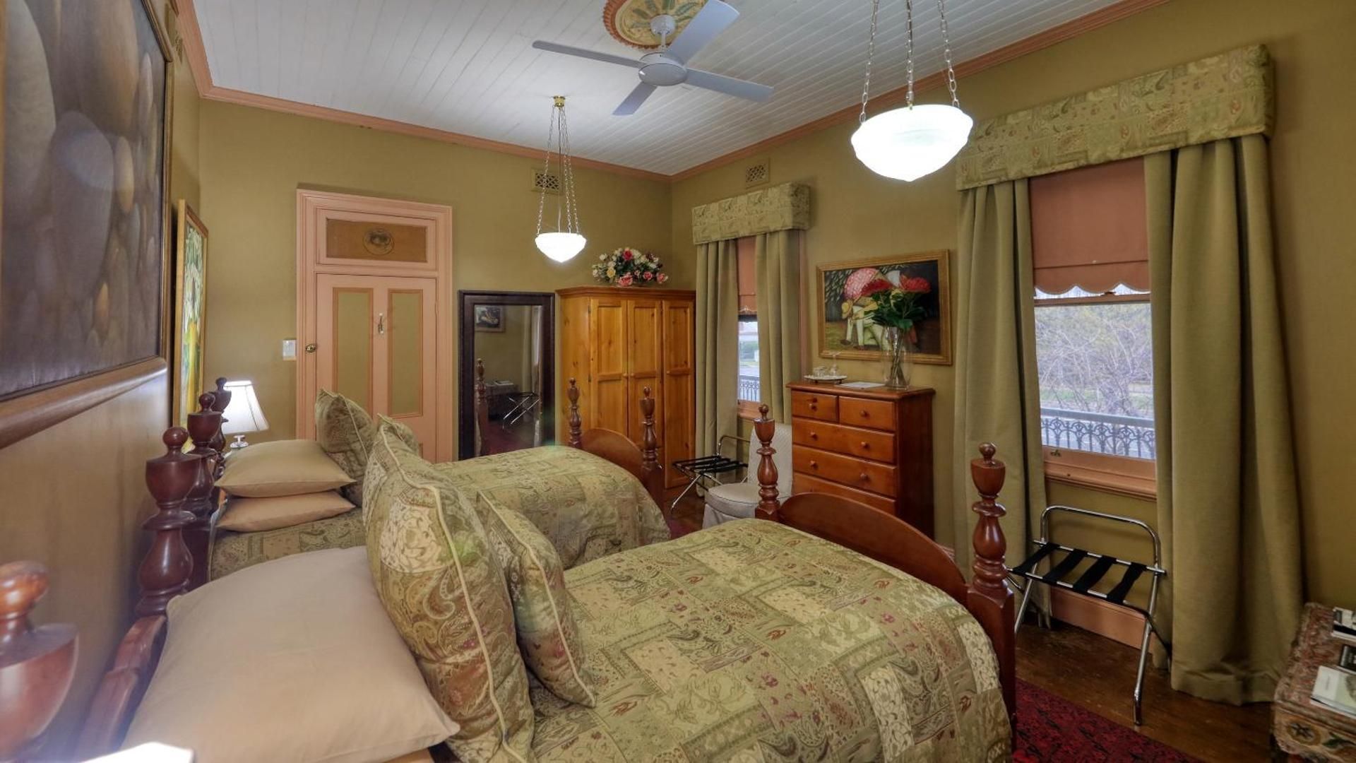 Standard Twin Room