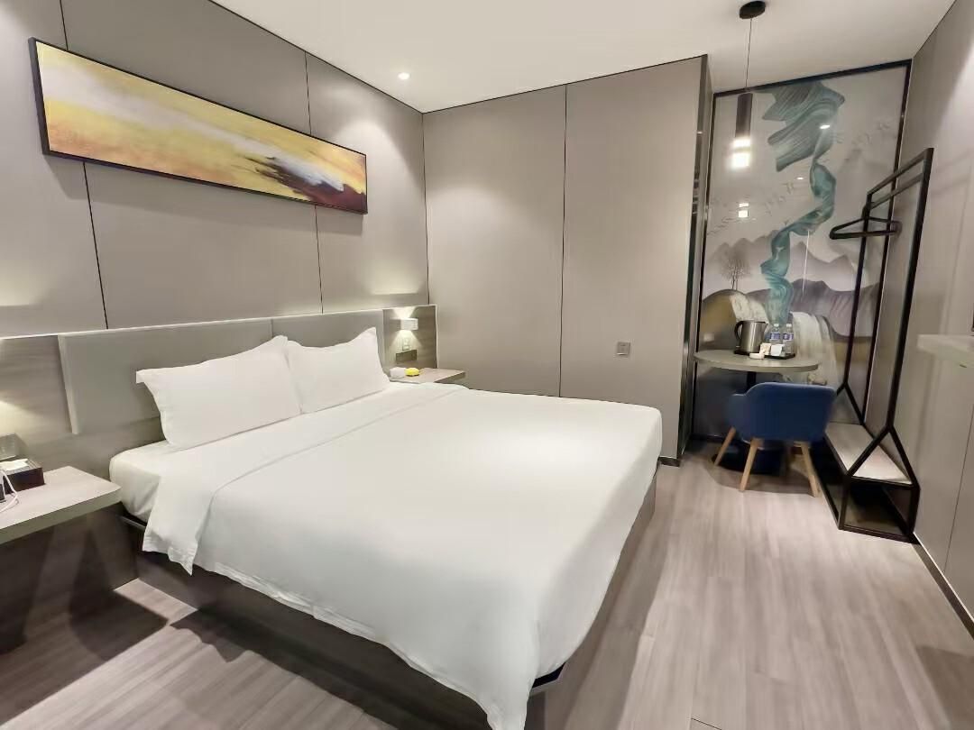 Economy Room