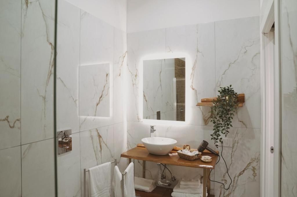 King Room with Spa Bath