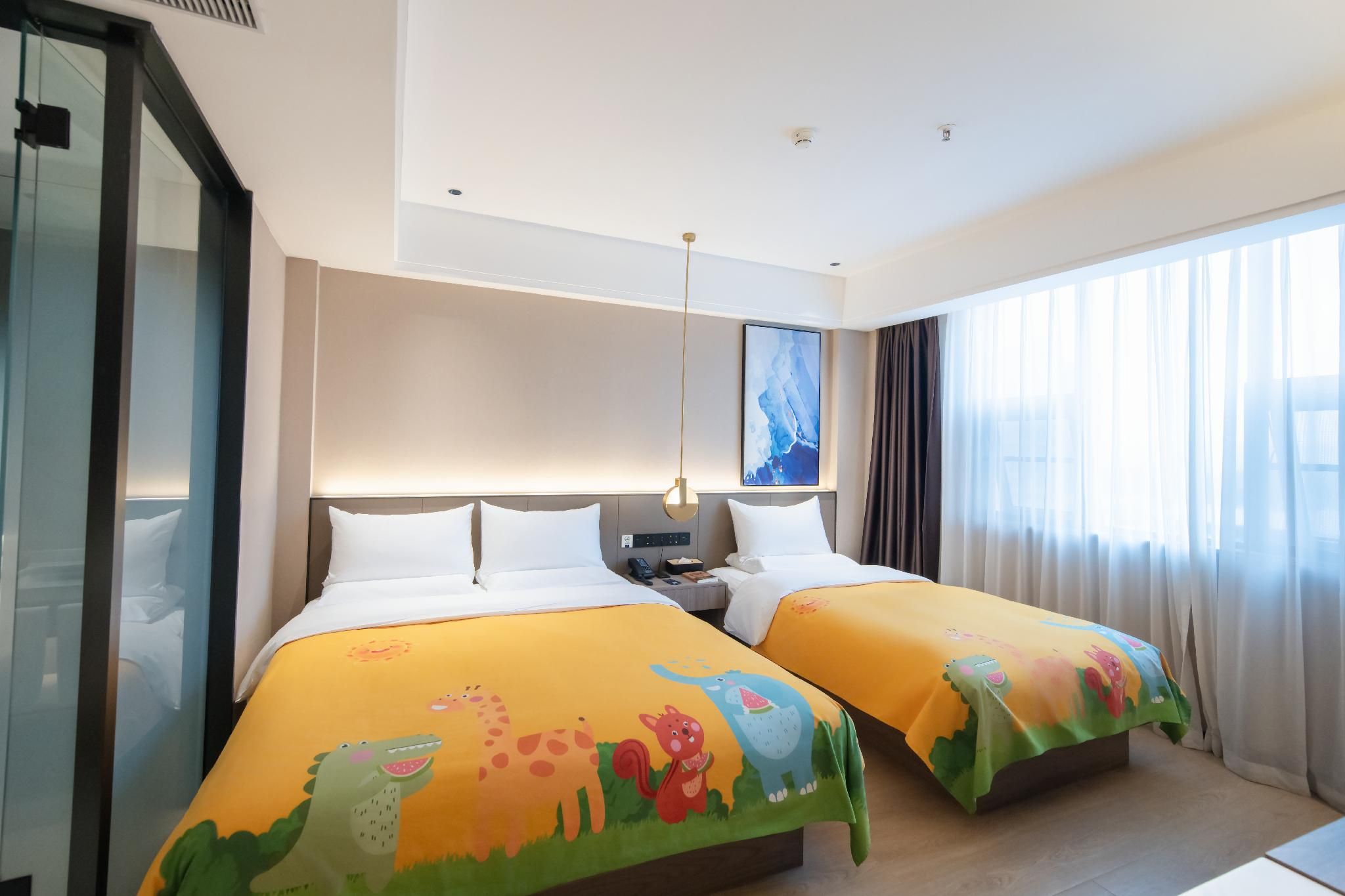 Huazhu - Suite With Twin Bed