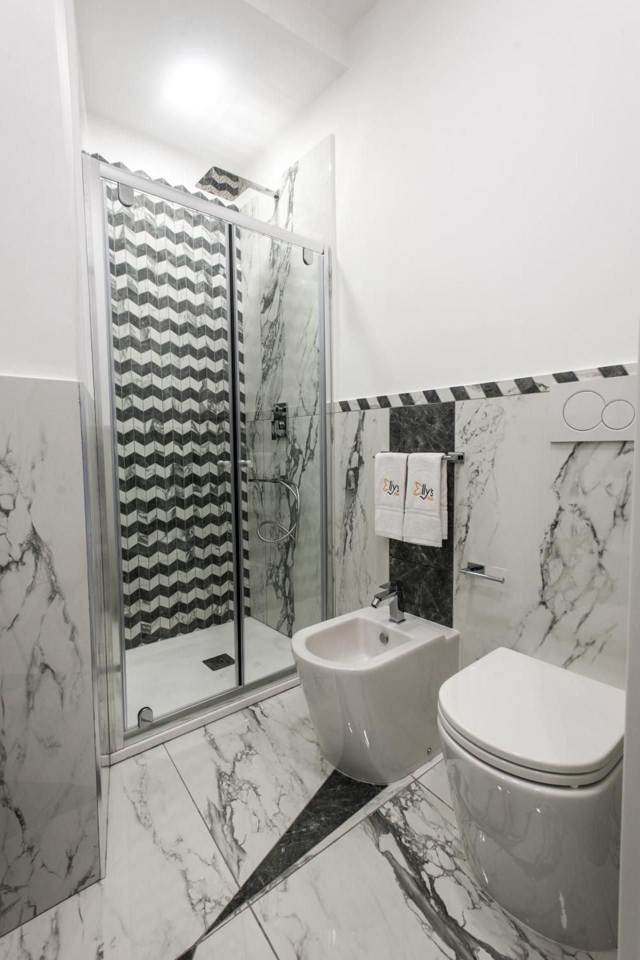 Twin Room with Private Bathroom