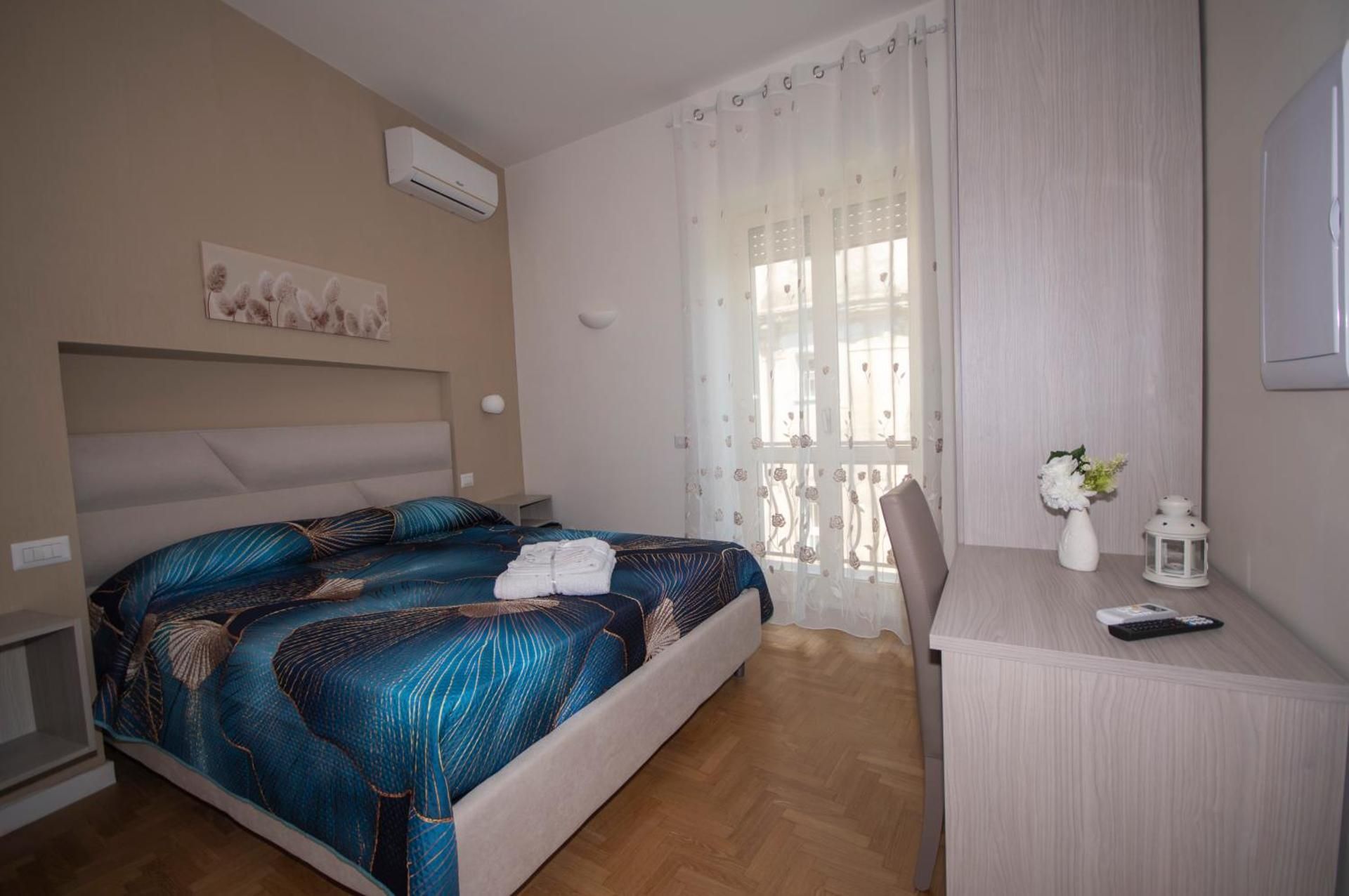 Deluxe Double Room with Shower