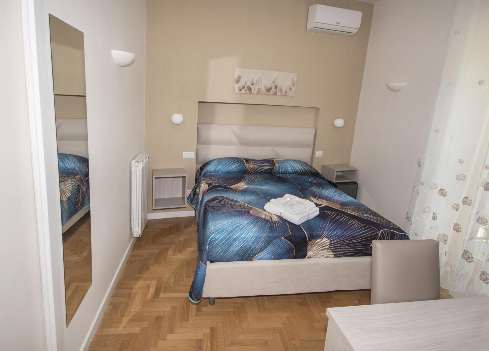 Deluxe Double Room with Shower