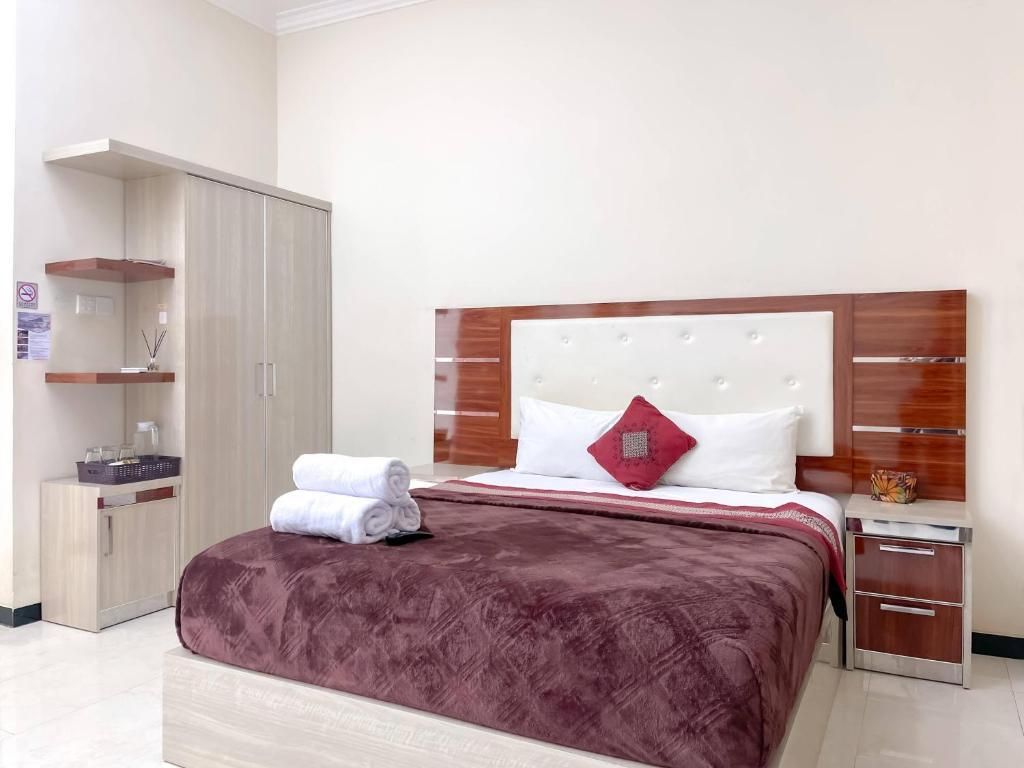 Family Room with Garden View