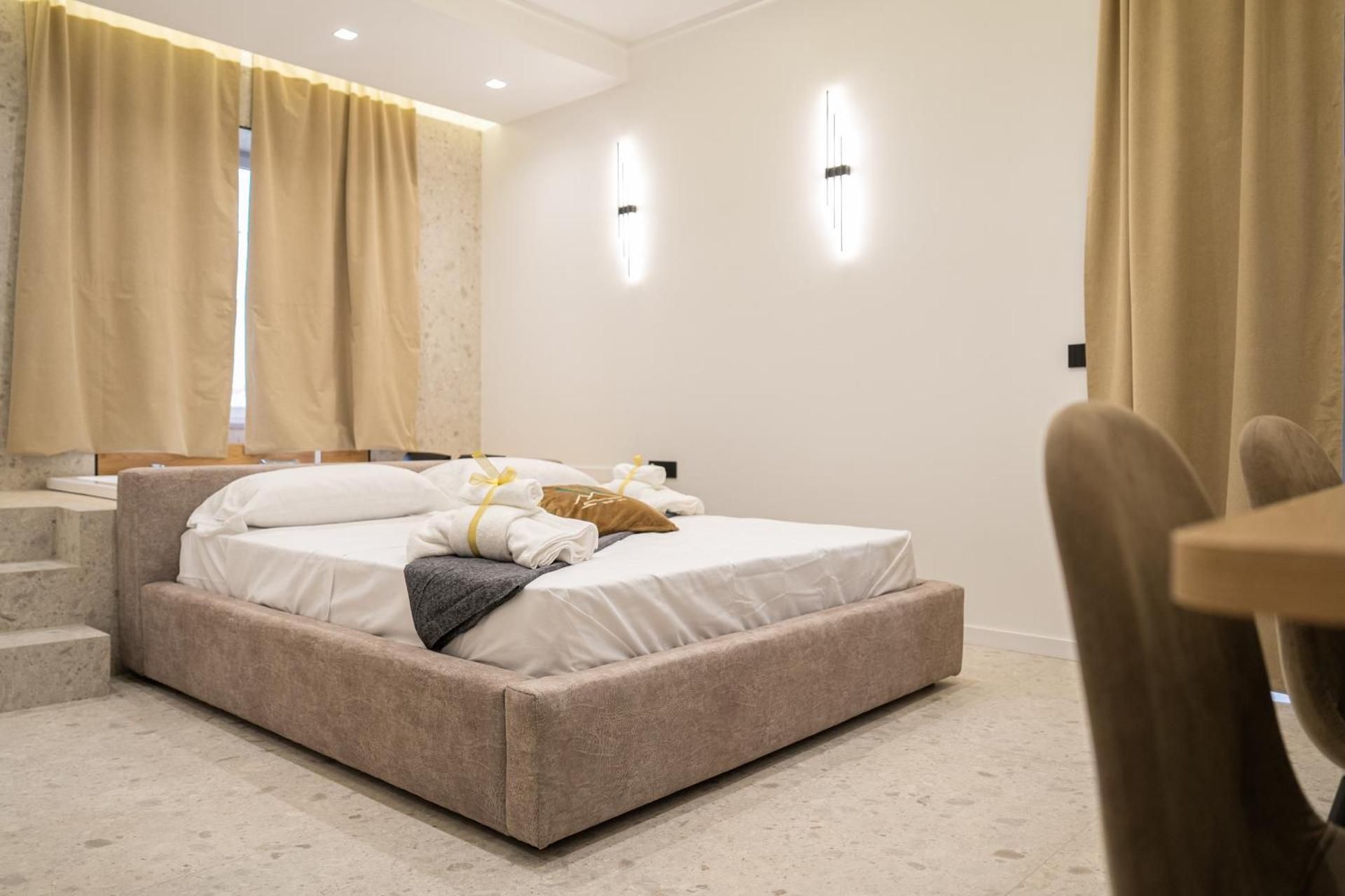 Queen Room with Spa Bath