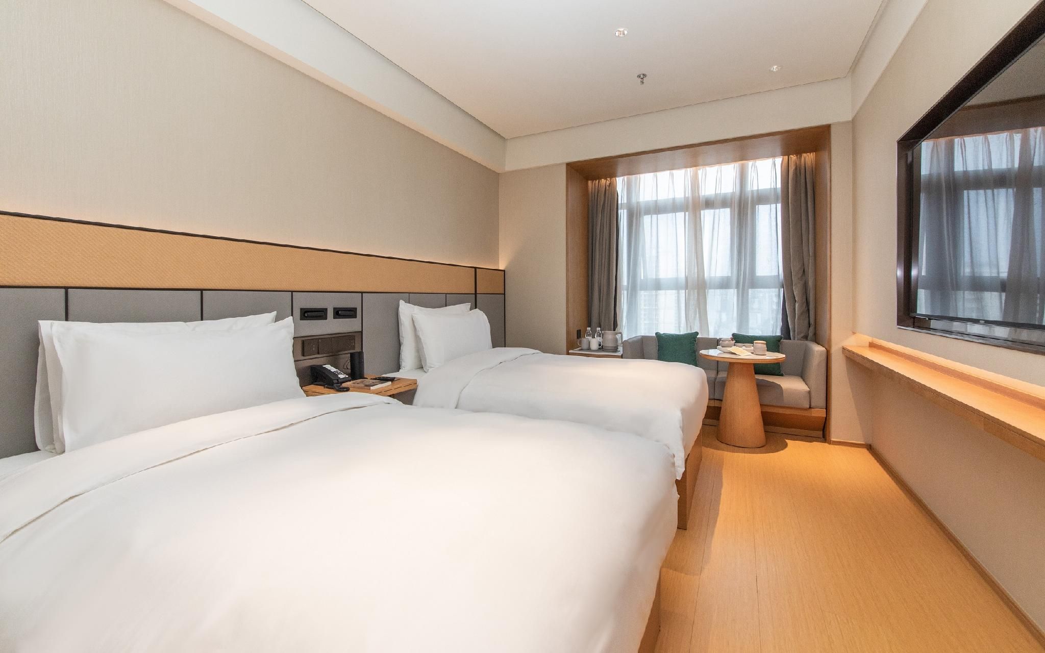 Ji Hotel Yibin West Railway Station City View Twin Room