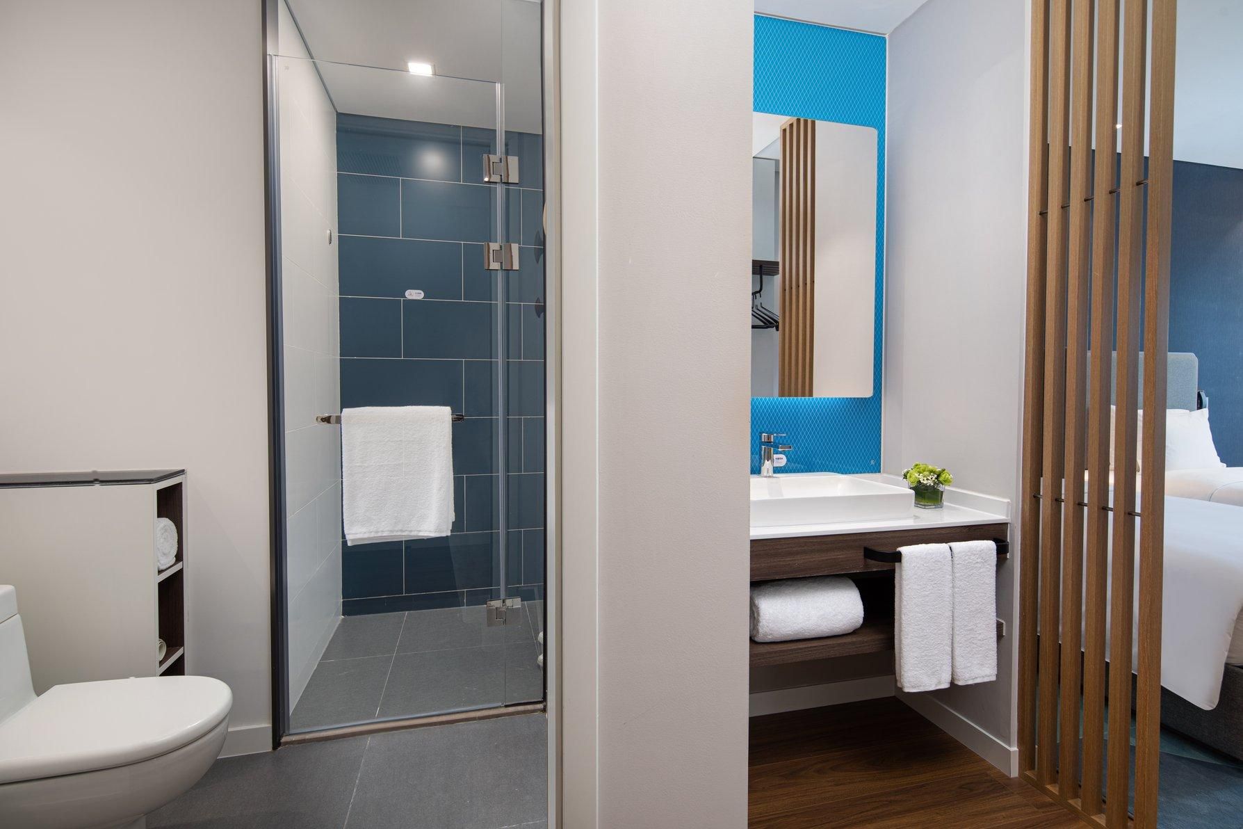 Holiday Inn Express Yibin By IHG 2 Twin Standard Courtyard View 3