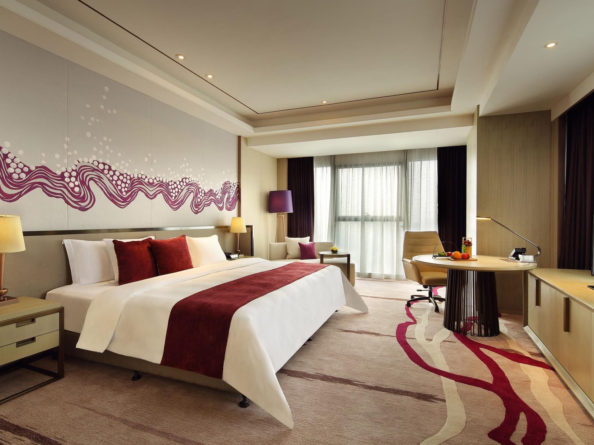 1 King Premium Lounge Access