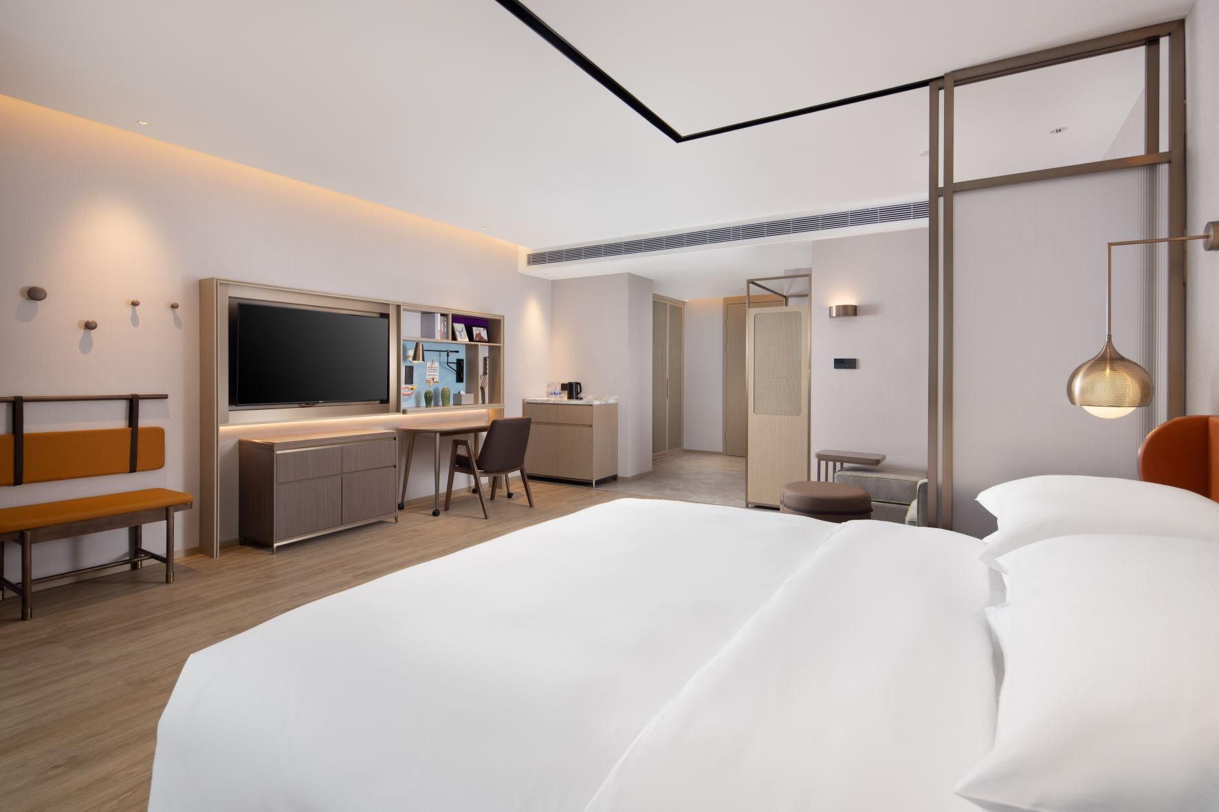 Home2 Suites by Hilton Xingwen Yibin Mountain View King Room 2