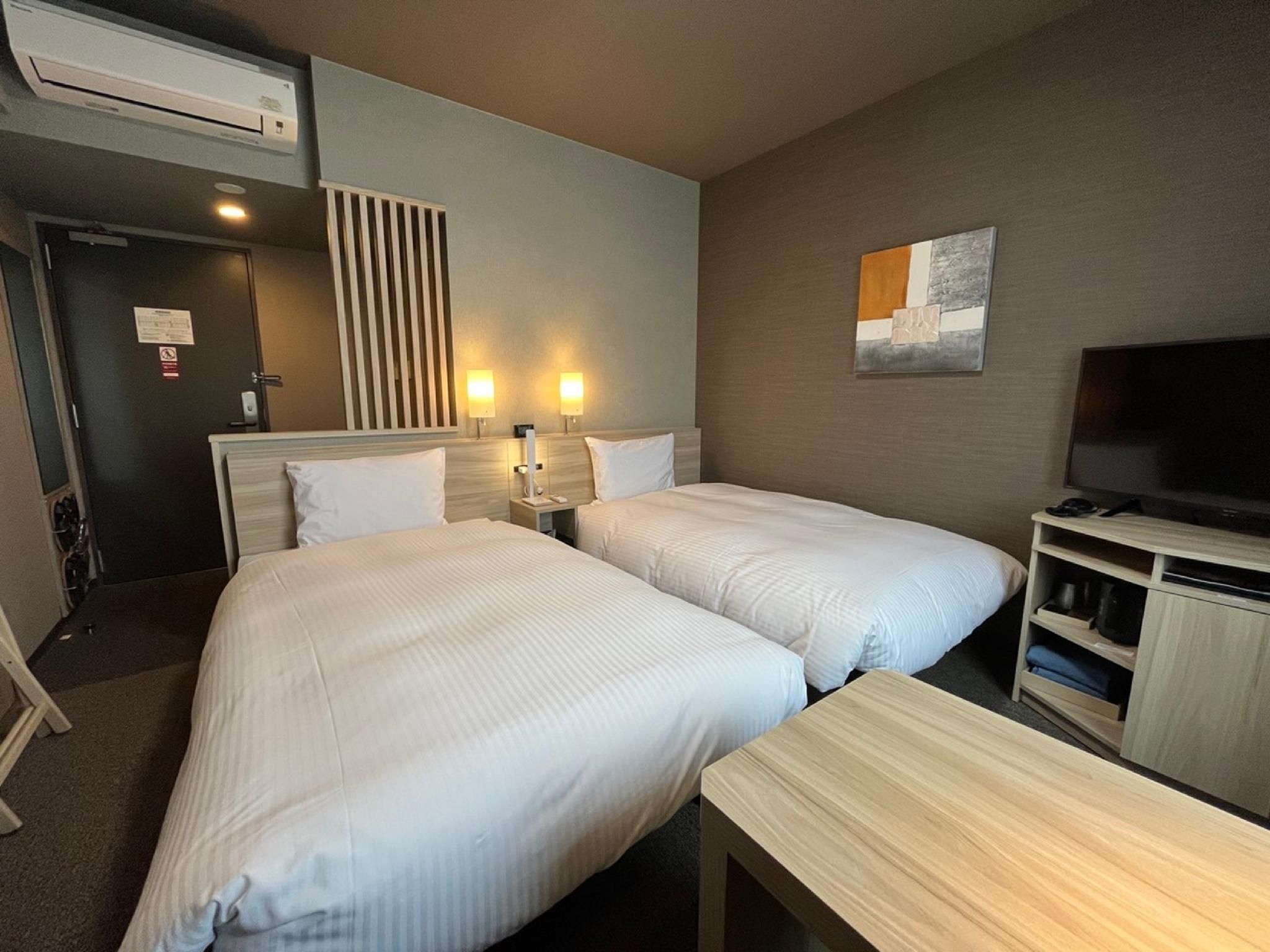Twin Room -Smoking, E-Cigarettes Only