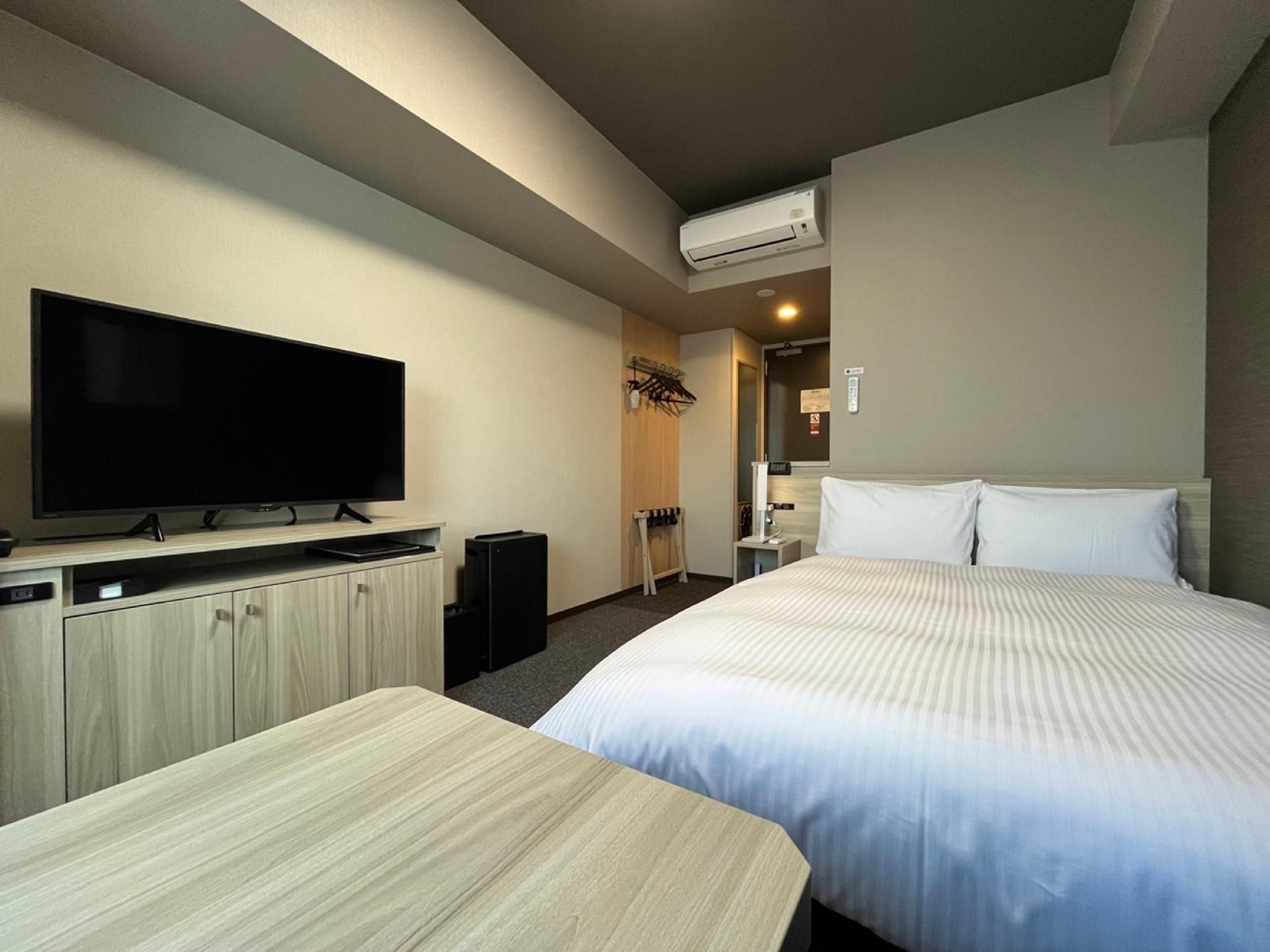 Semi-Double Room - Non-Smoking