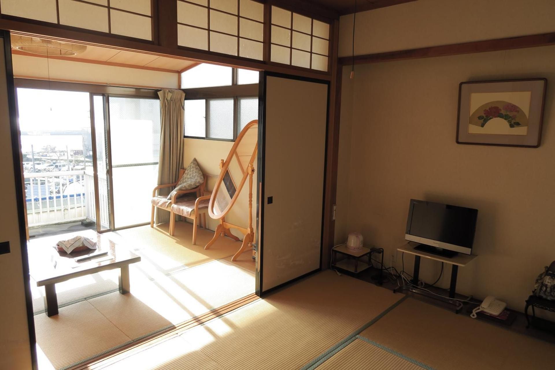 Japanese-Style Twin Room with Private Bathroom - Sea View