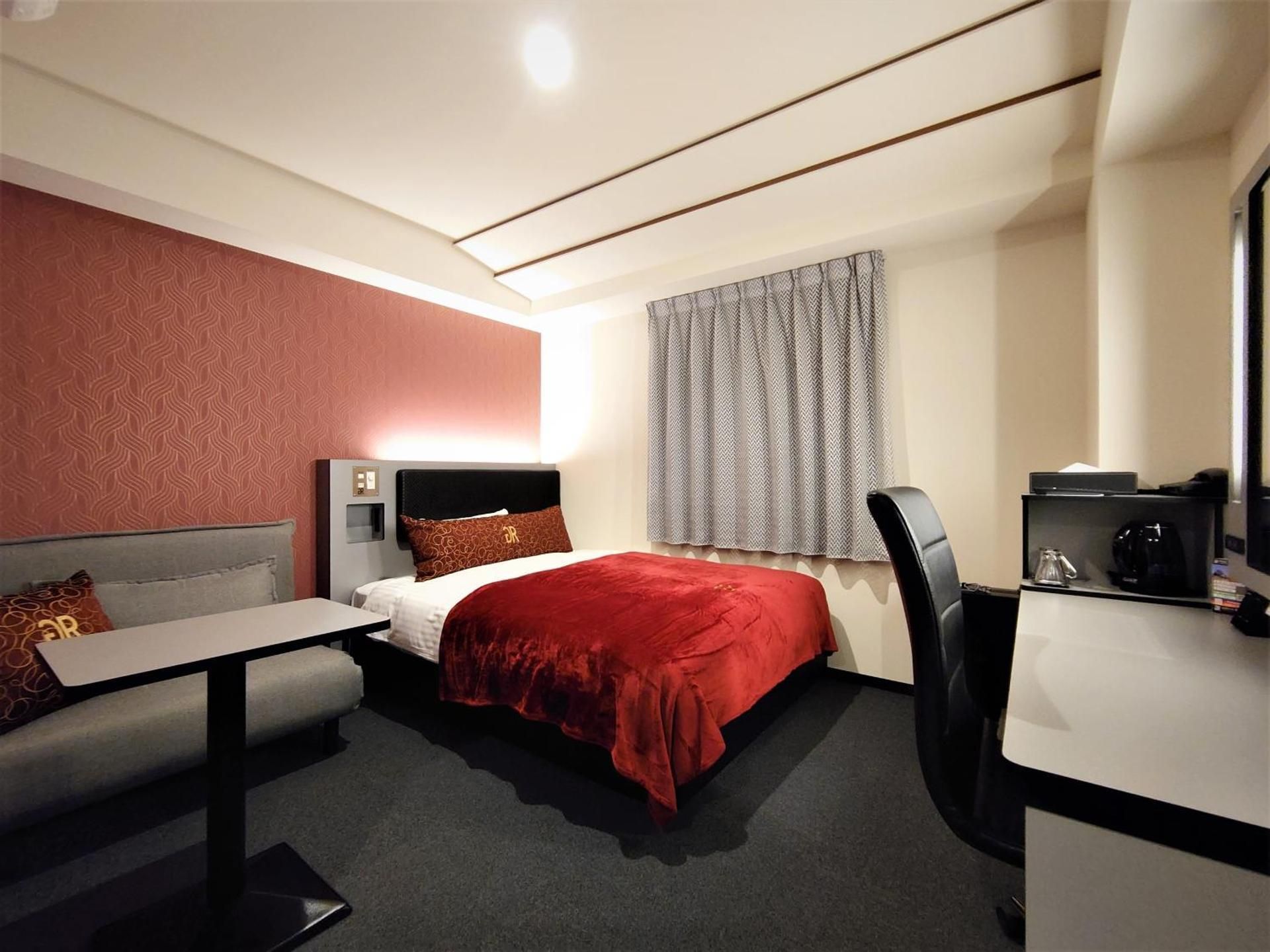 Premium Single Room with Sofa - Non-Smoking