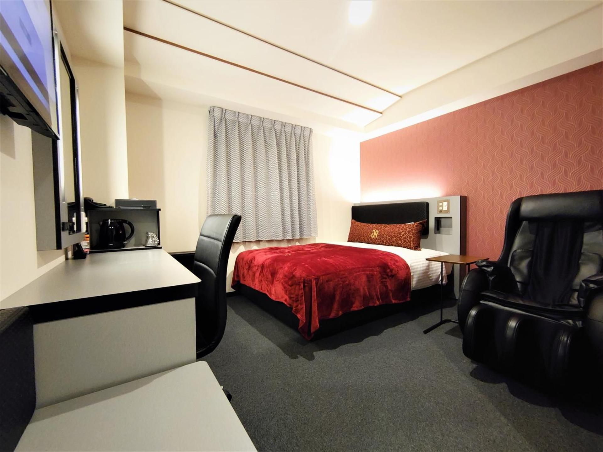 Premium Single Room with Massage Chair - Smoking
