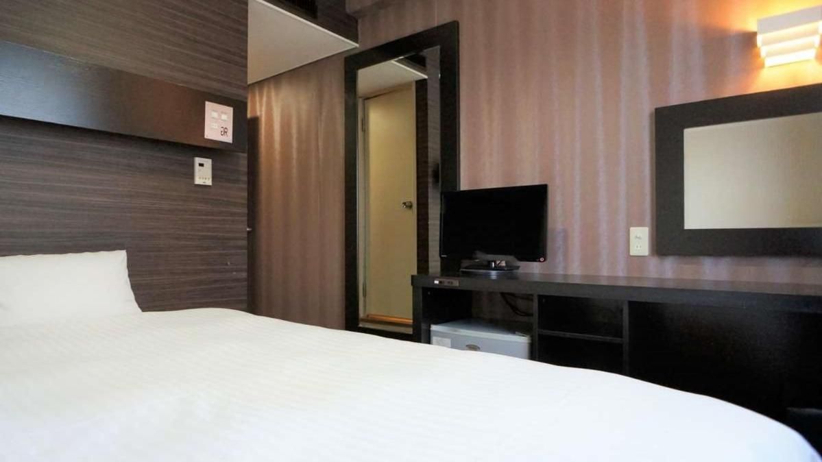 Single Room with Queen Bed - Non-Smoking
