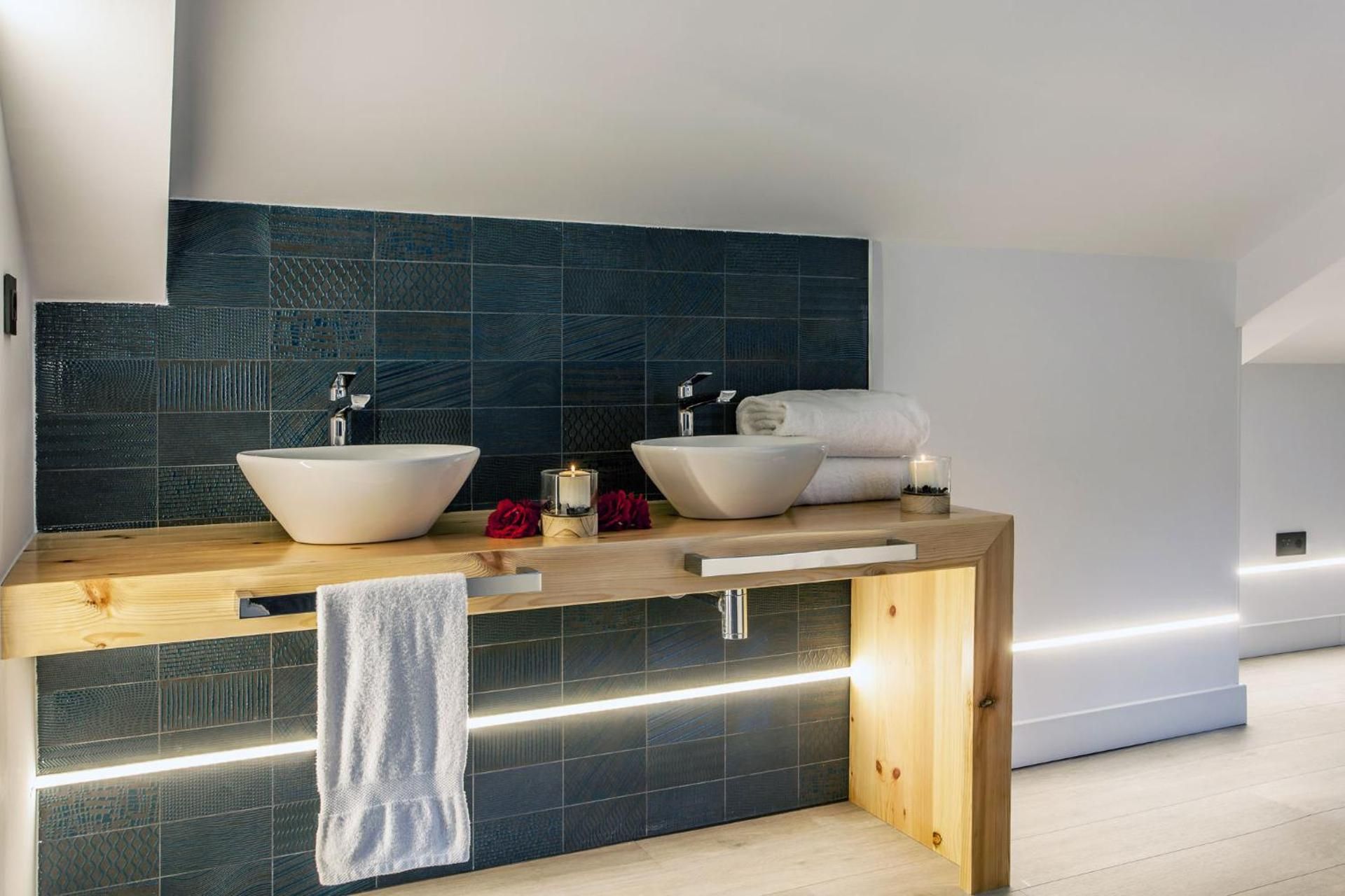 Deluxe Suite with Spa Bath