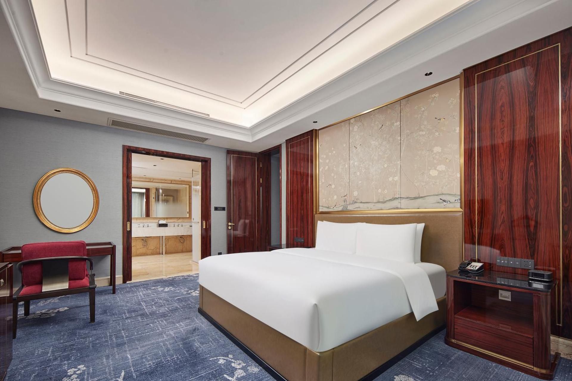 Hualuxe Leshan By IHG One-Bedroom King Suite