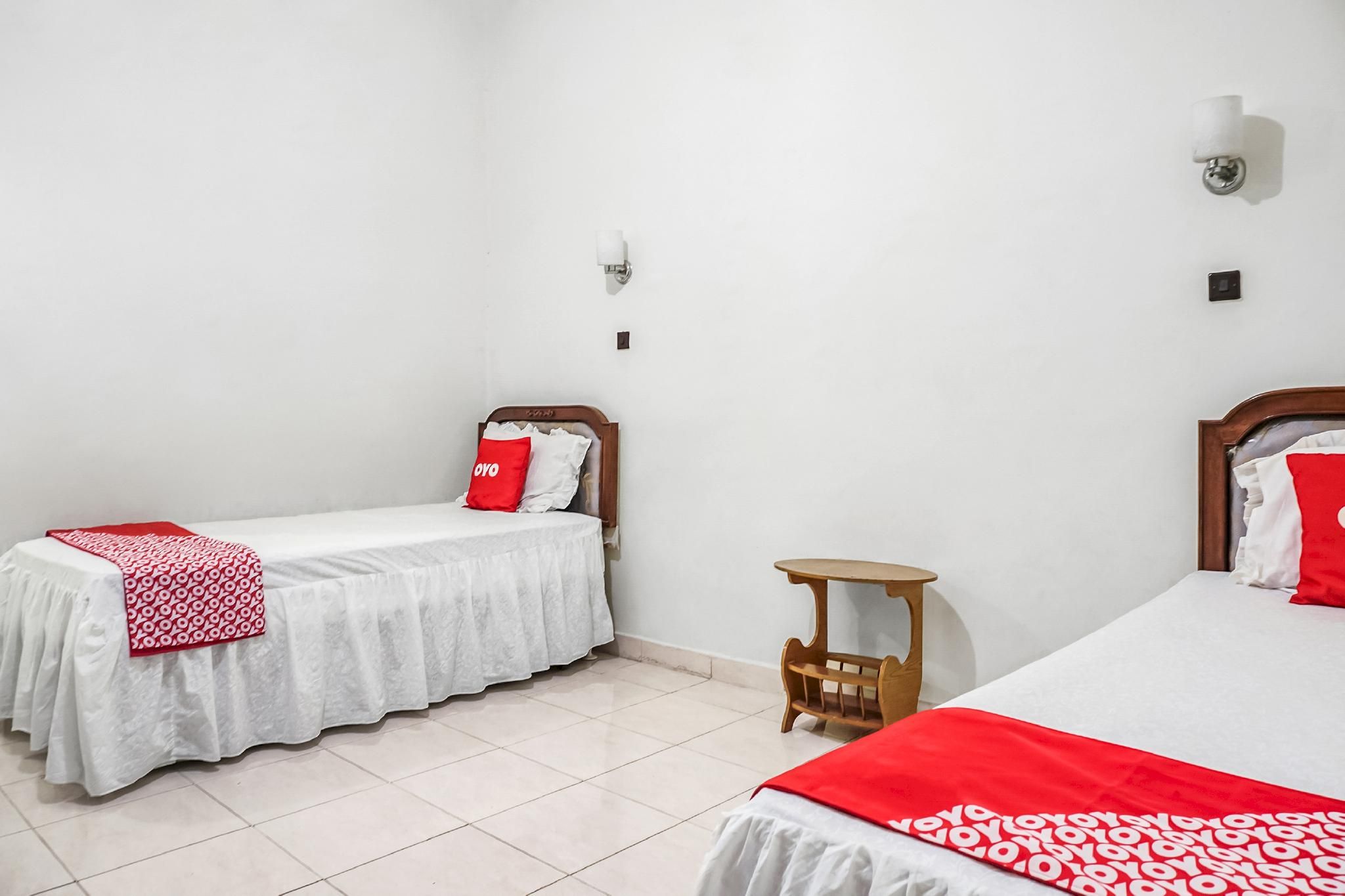Standard Twin with Private Bathroom