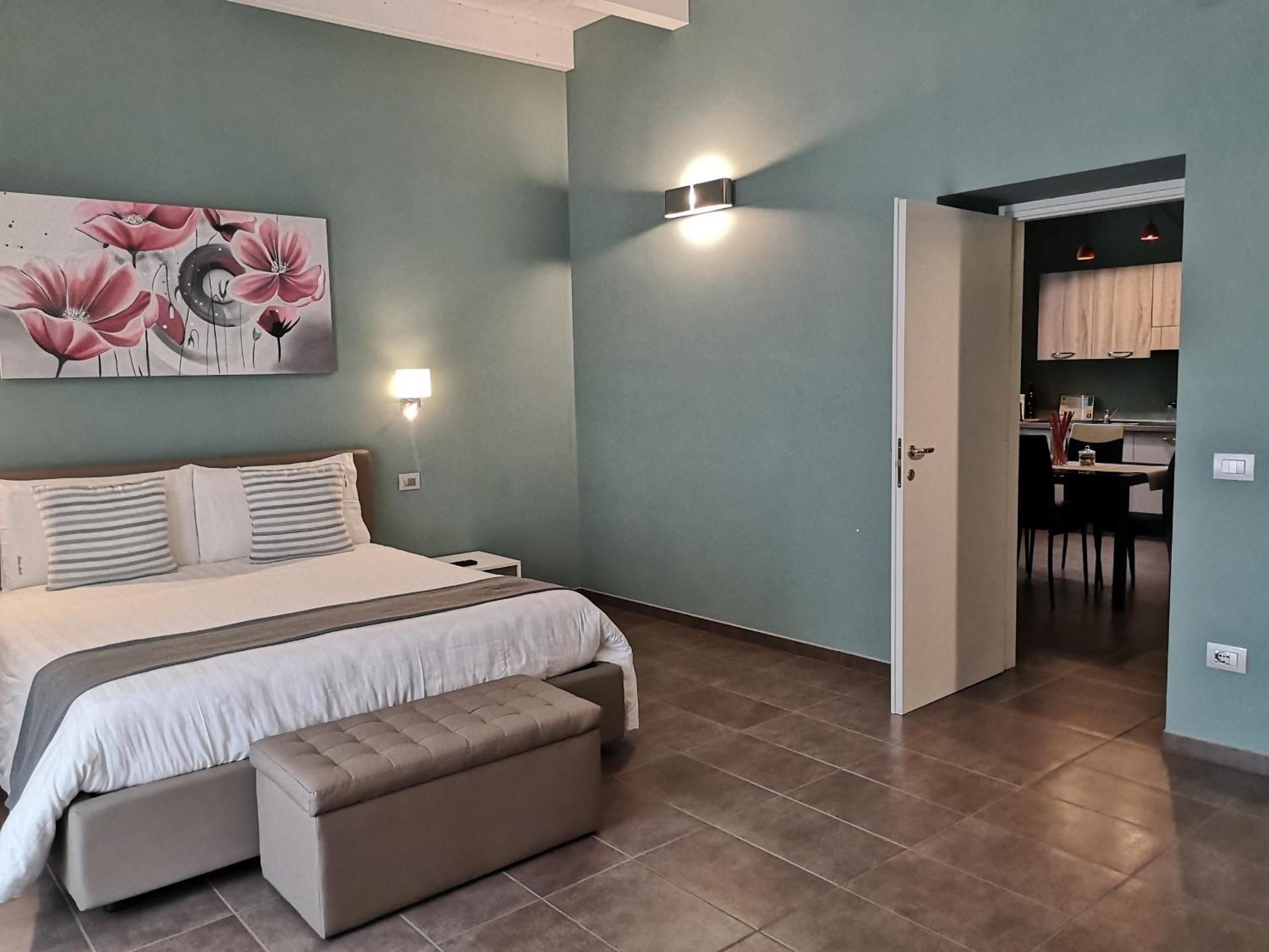 DELUXE APARTMENT