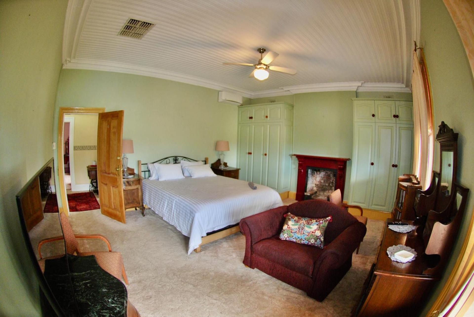 STATION ROOM 4
