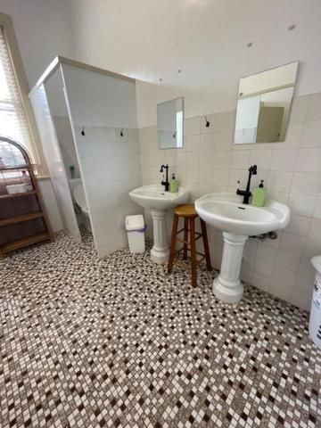 STAR ROOM 5
