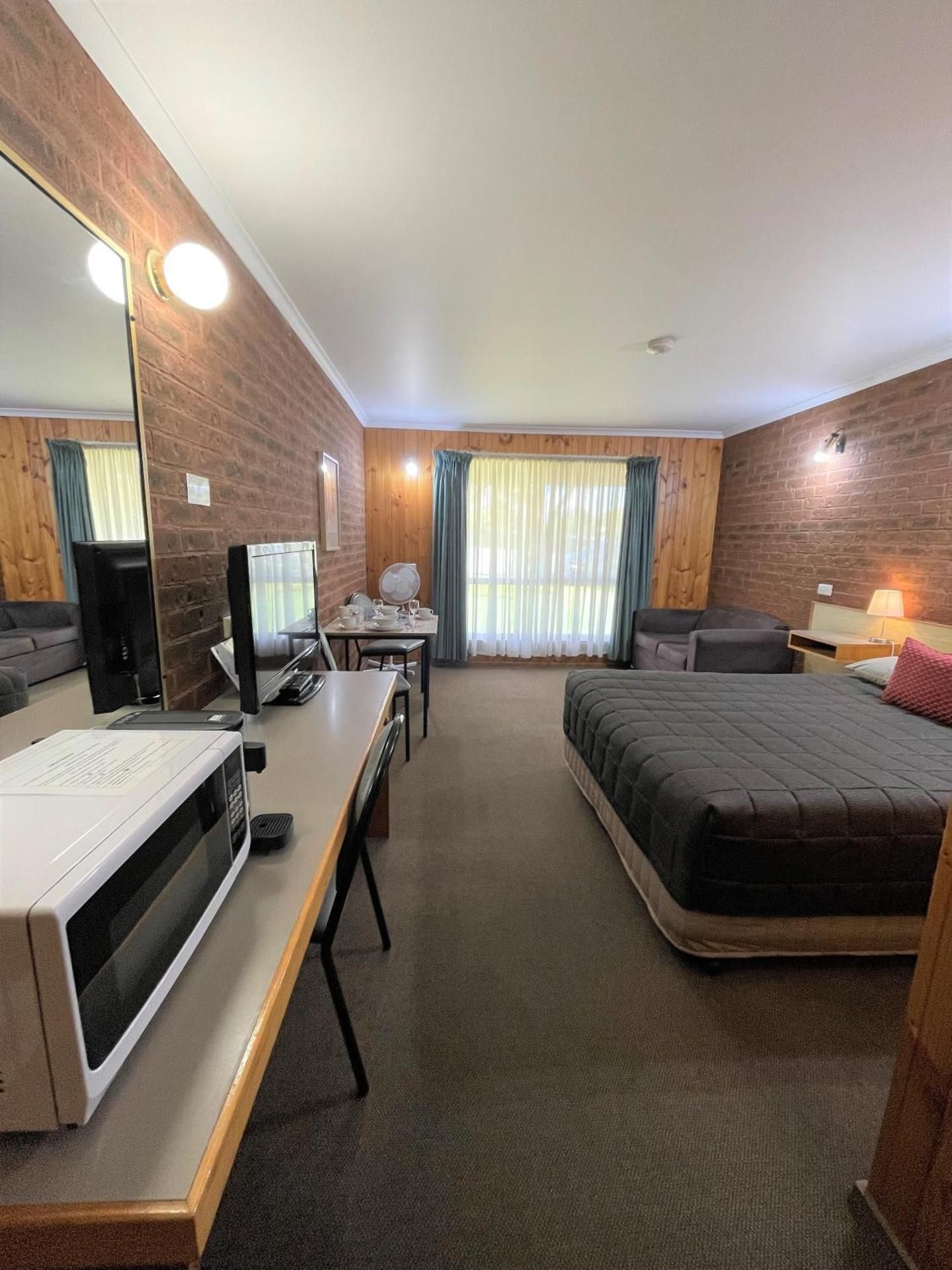 Standard Queen Room