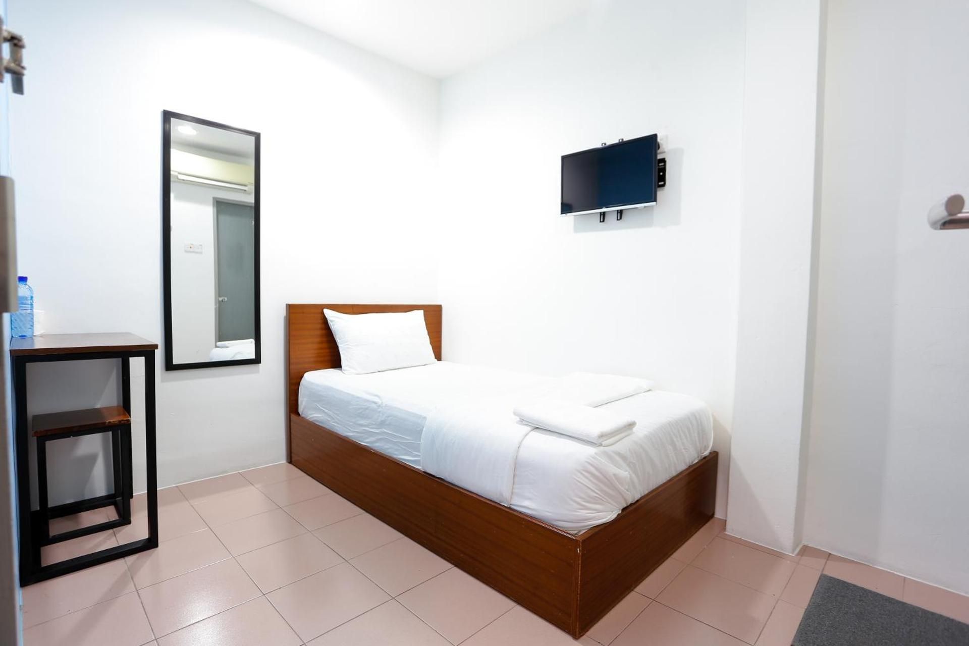 Lux Hotel Standard Single Room