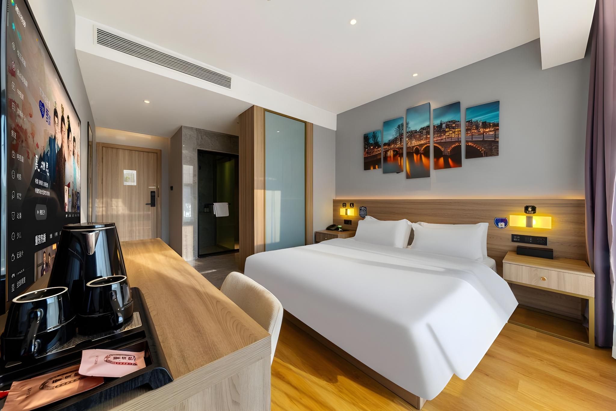 Queen Room