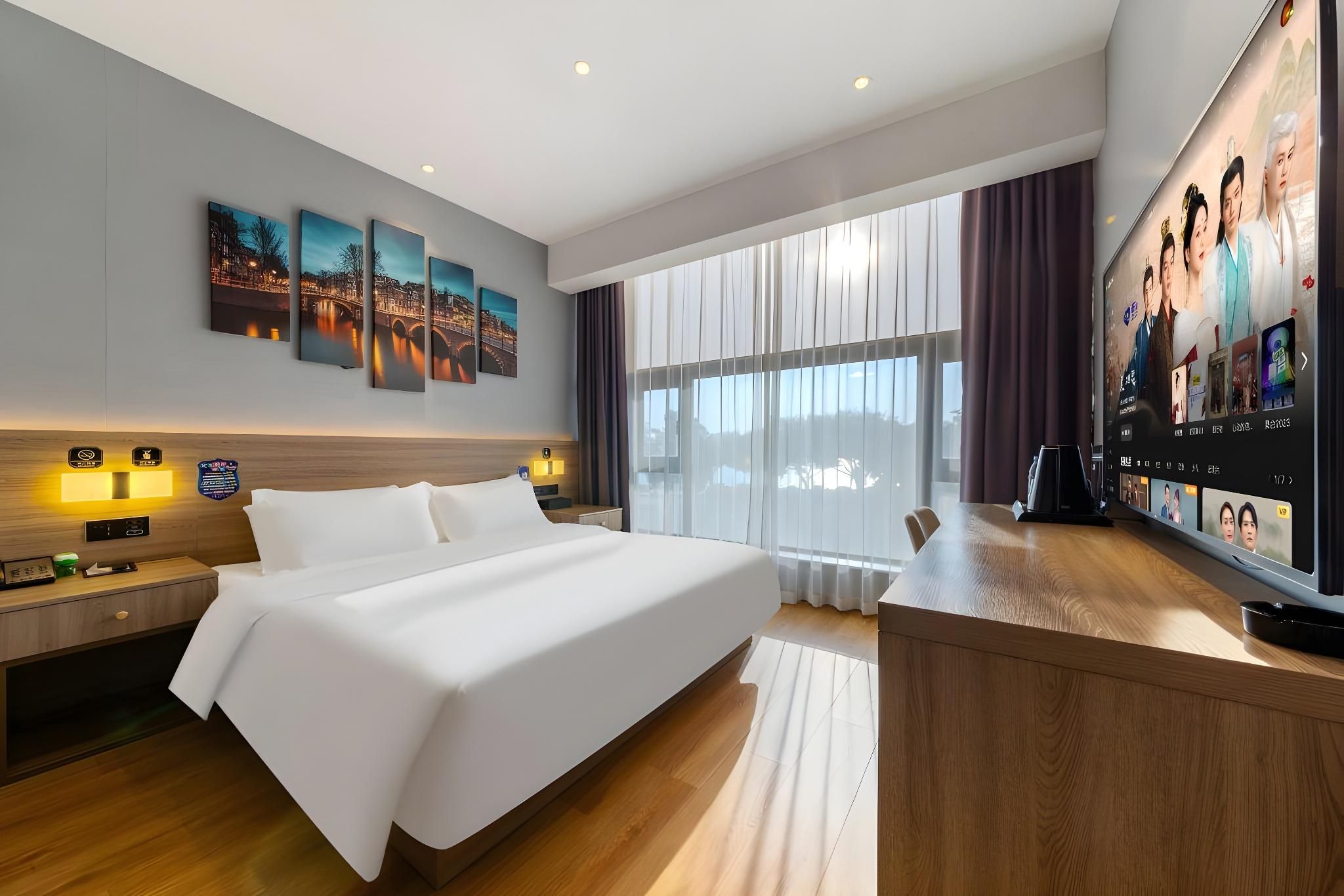 Queen Room