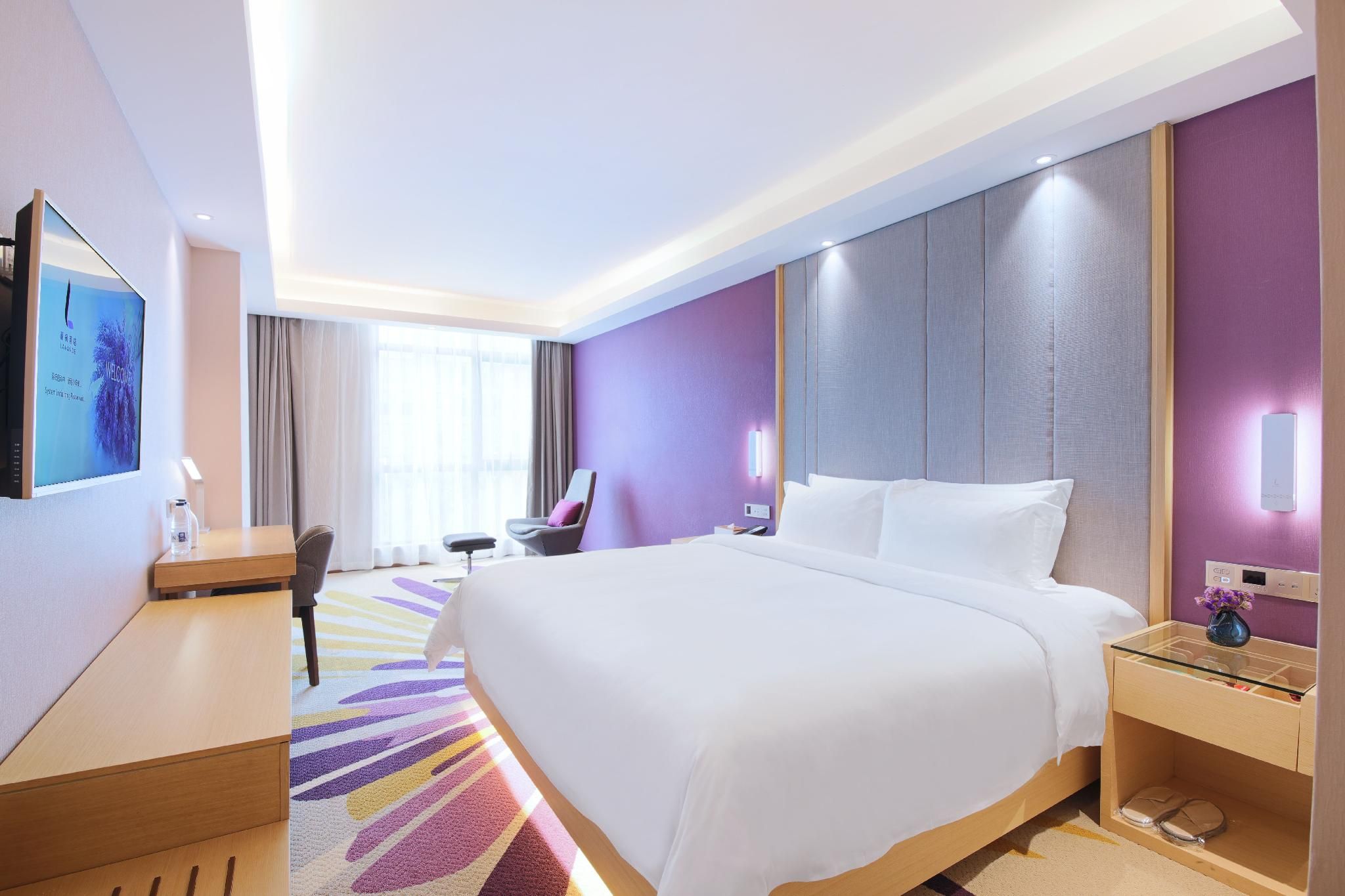 Queen Room with View