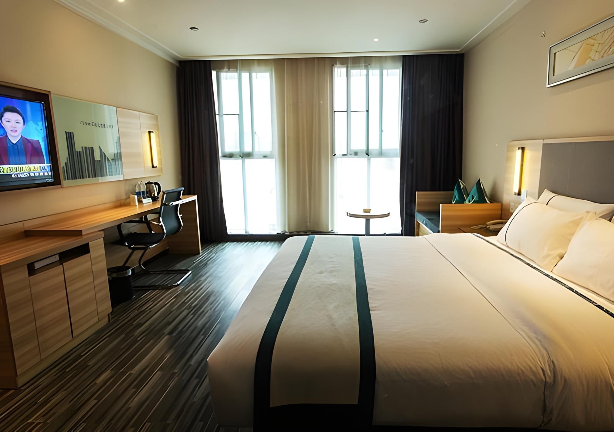 Business Queen Room