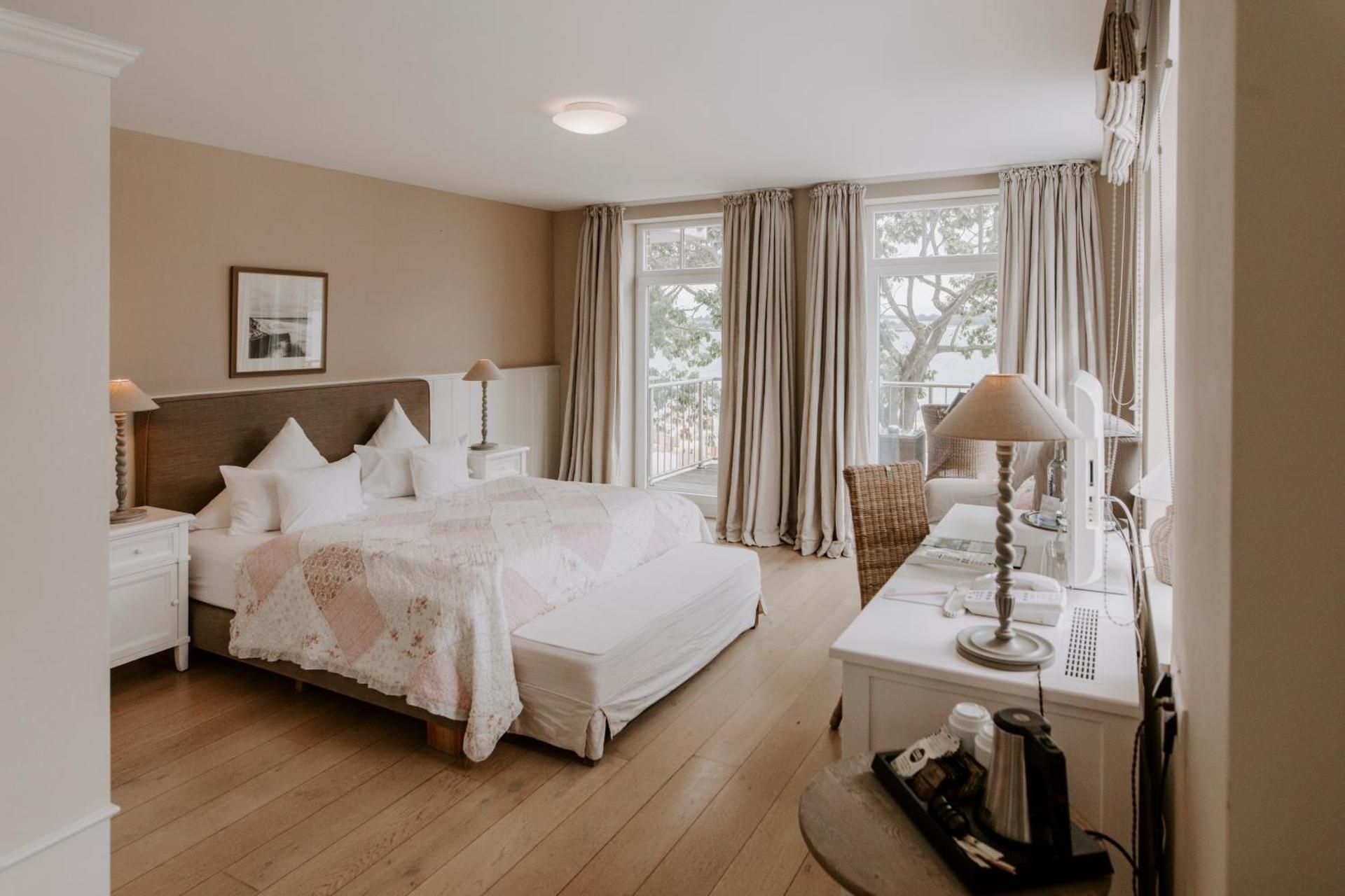 Corner Junior Suite - Sea Side